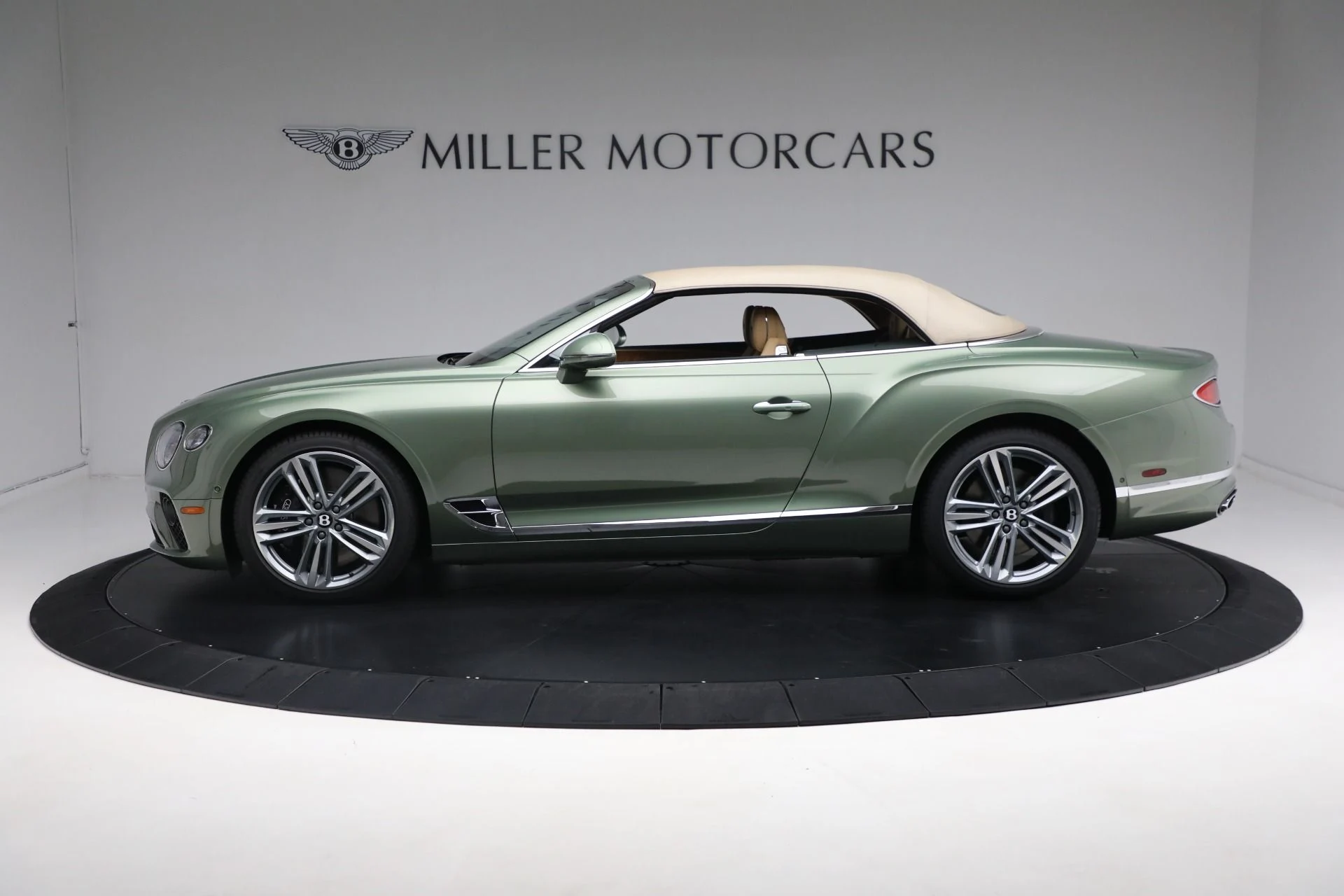 mph013_2224405686_New_2024_Bentley_Continental_GTC_V8_2a1c467fe8