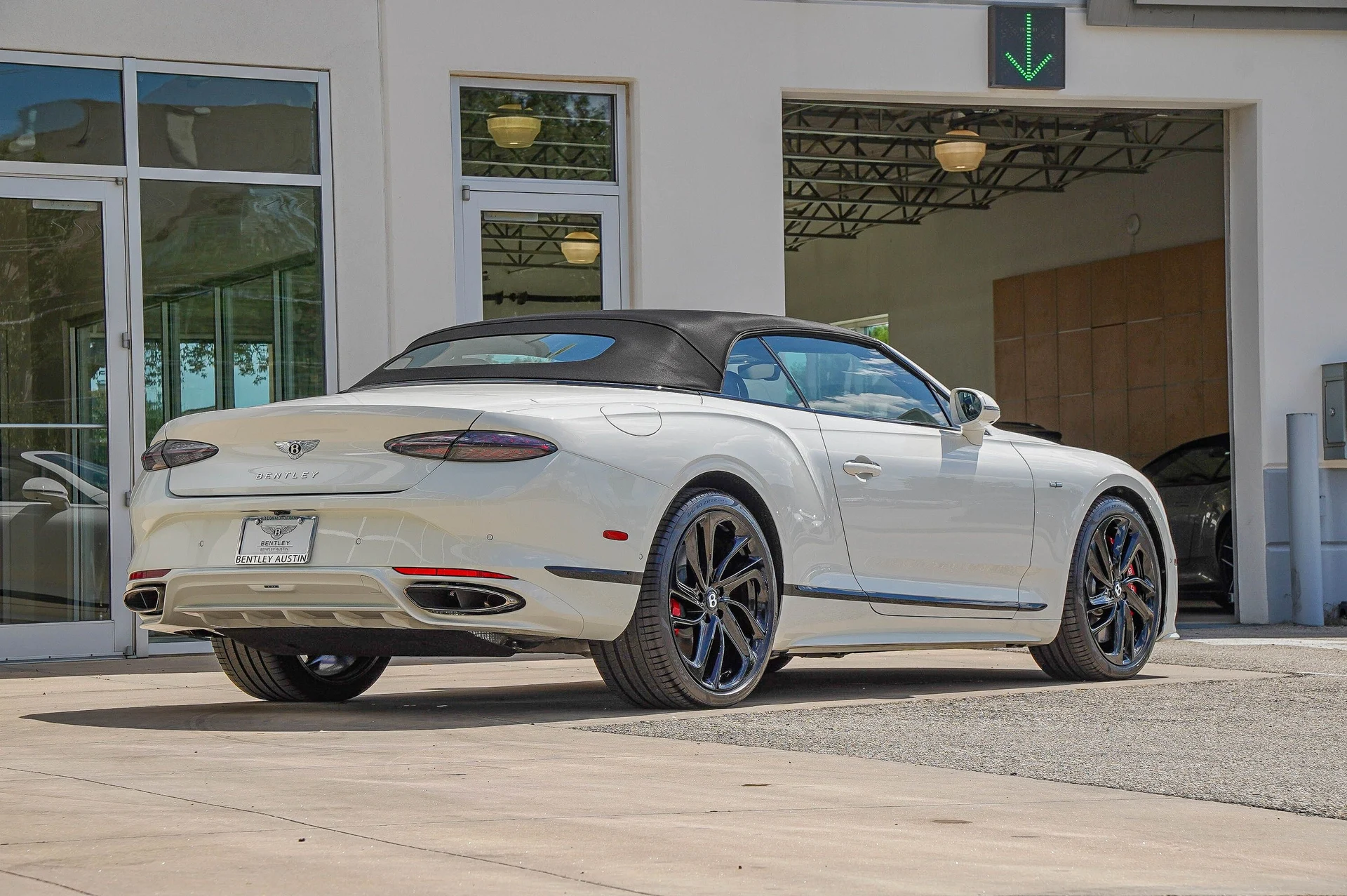 mph013_2224618810_Hi_Tech_Luxury_Imports_LLC_SCBDR_4_ZG_4_SC_020836_image_13_067df04300