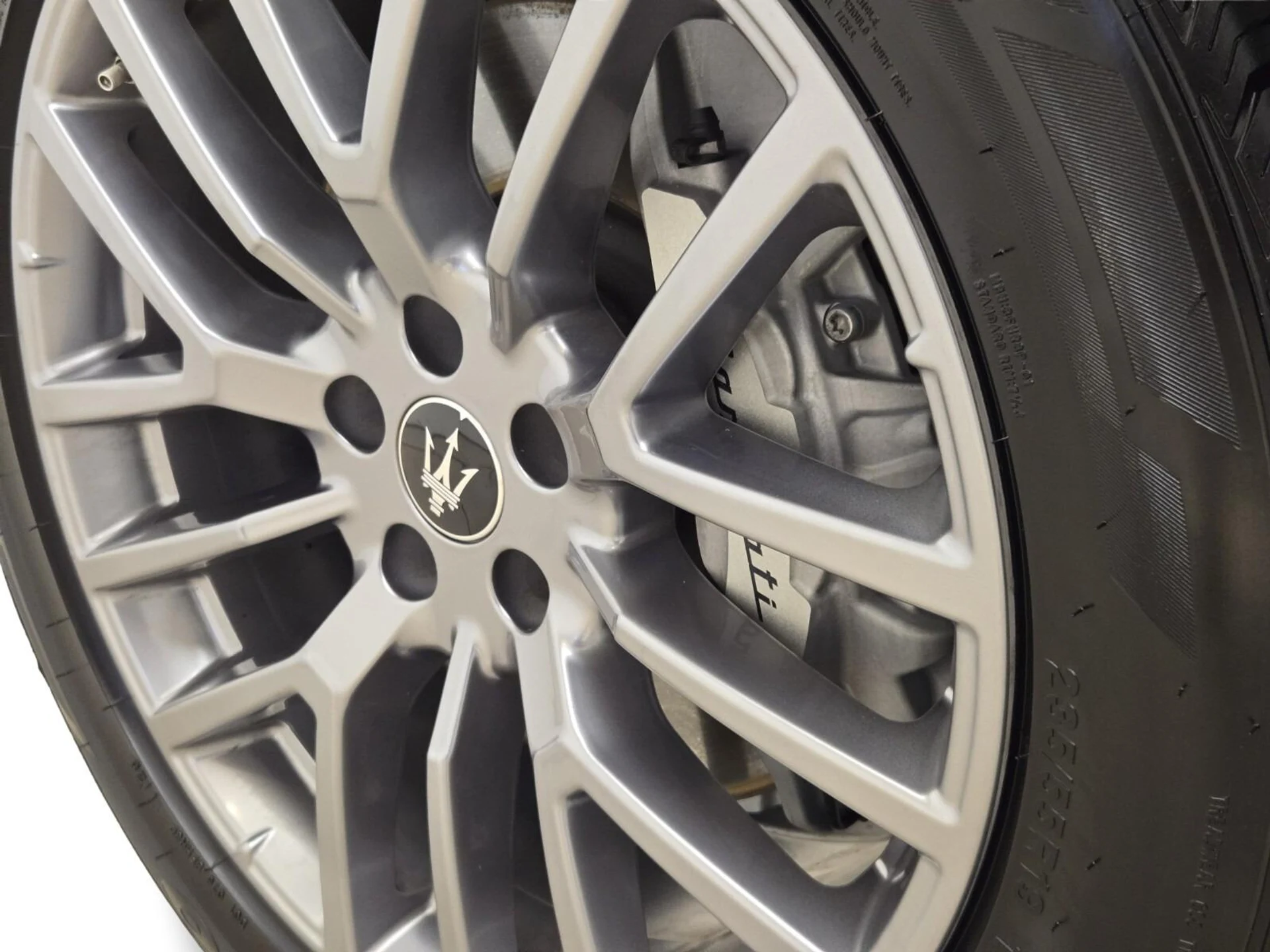 mph013_2232237960_Used_2024_Maserati_Grecale_GT_1765436370_250d900571