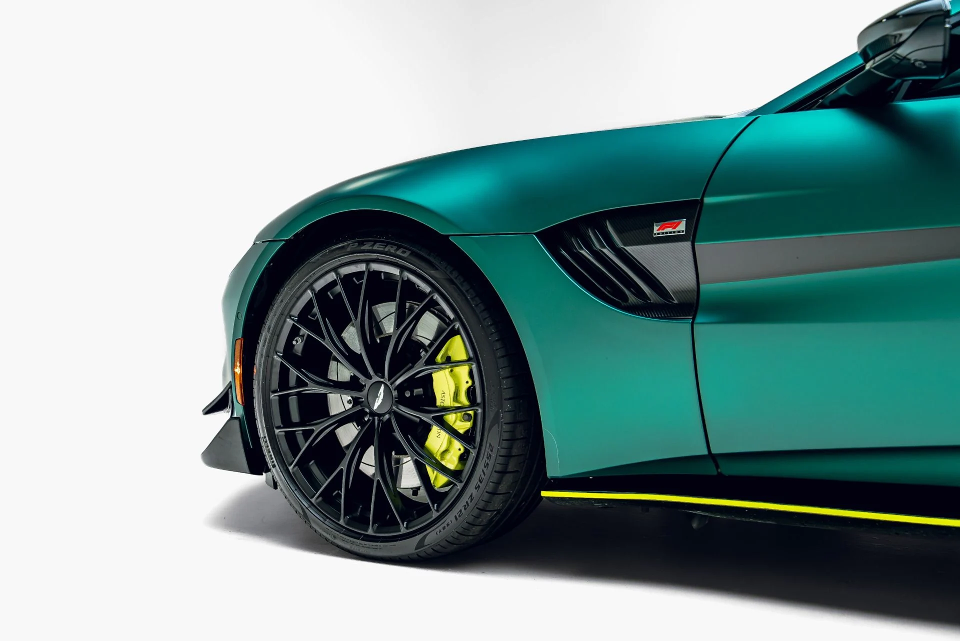 mph013_2240325241_Used_2023_Aston_Martin_Vantage_F1_Edition_1783661163_7e66d7a557