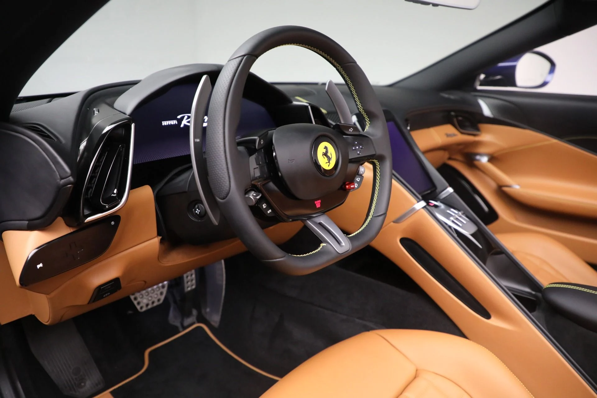 mph013_2244216242_Used_2025_Ferrari_Roma_Spider_1761945061_acaee65bdf