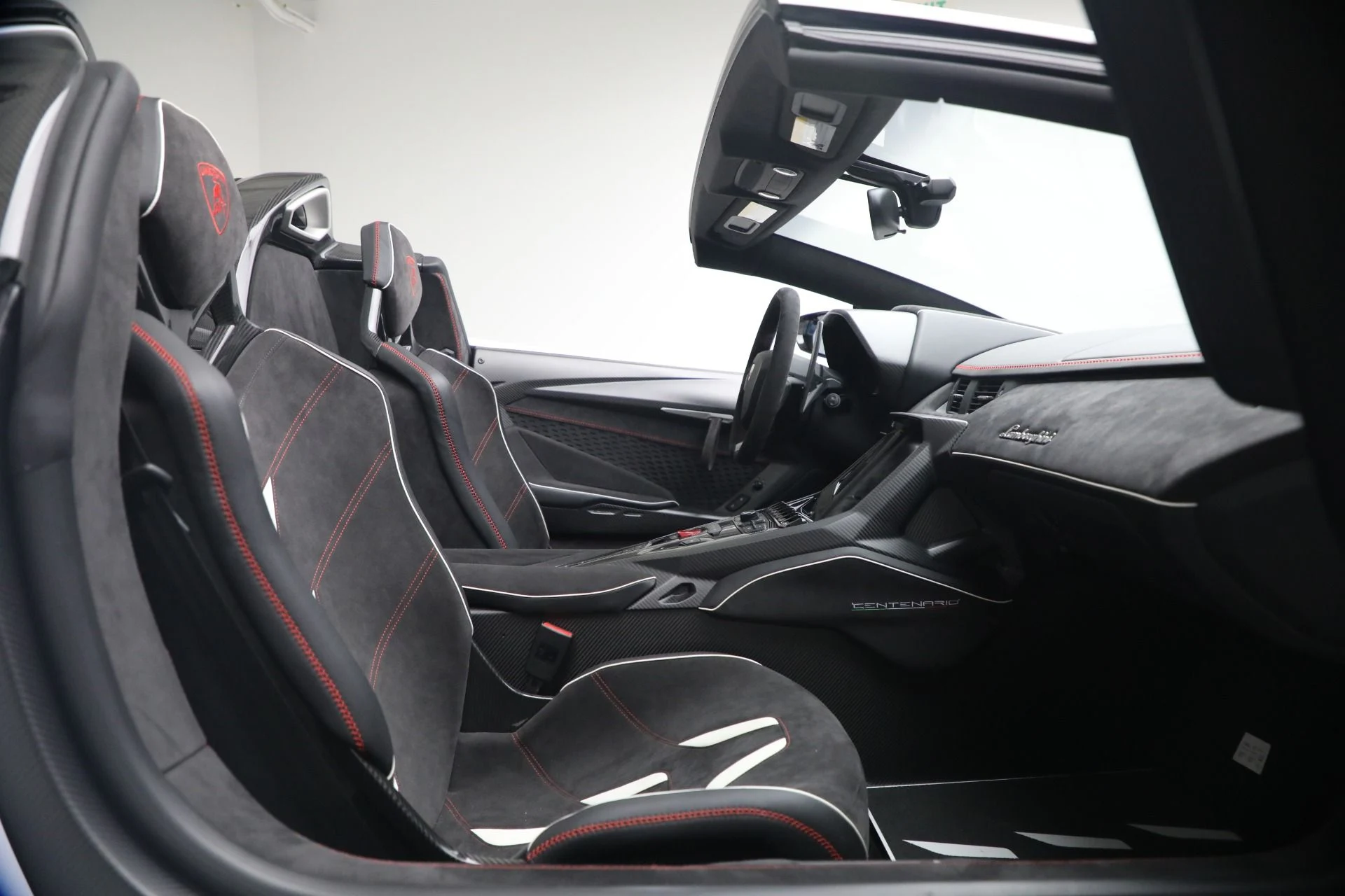 mph013_2244833506_Used_2017_Lamborghini_Centenario_Roadster_1778176880_85dd11c54e