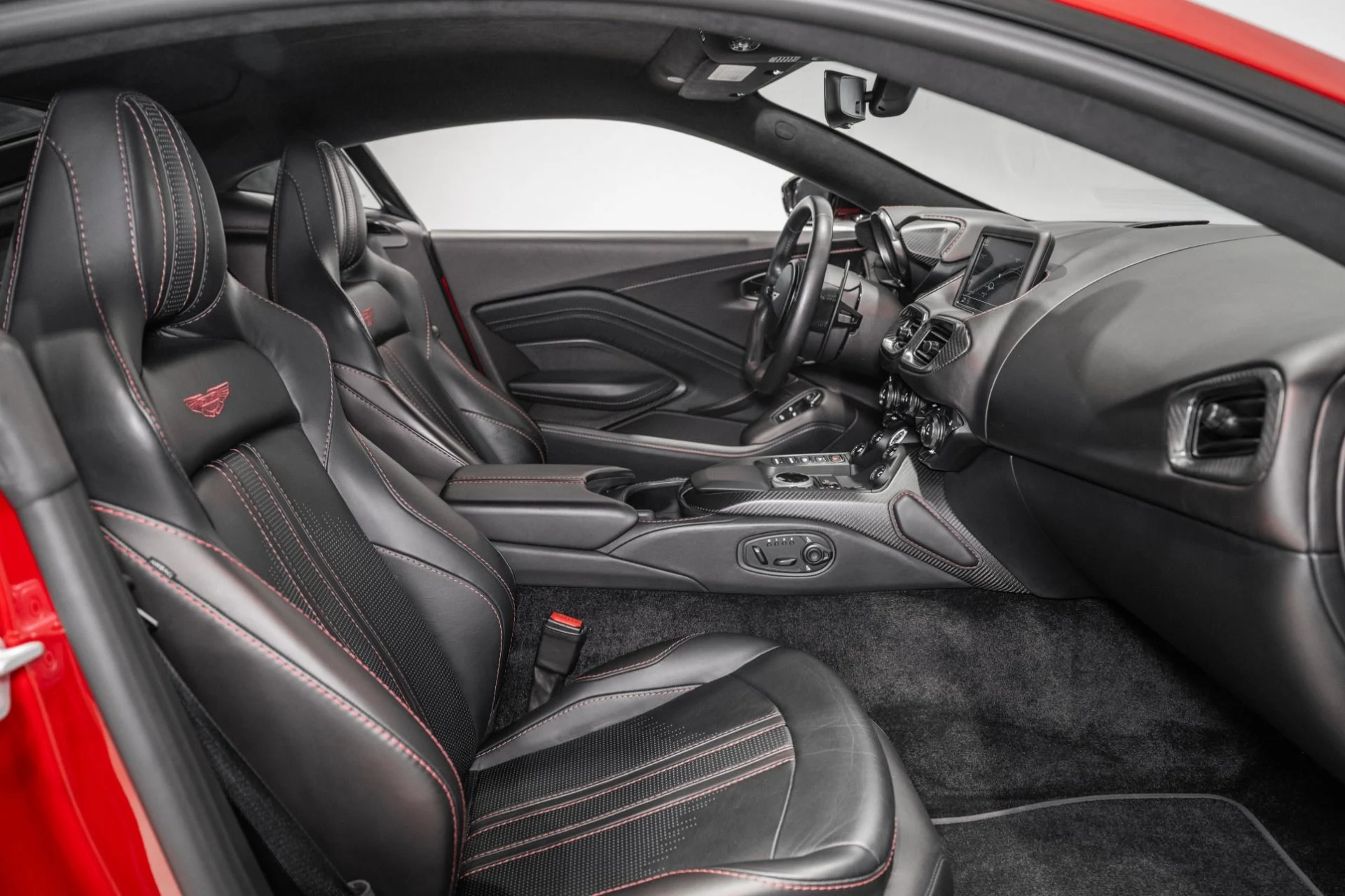 mph013_2244880577_Used_2023_Aston_Martin_Vantage_V8_1772854371_17c5d03dcb