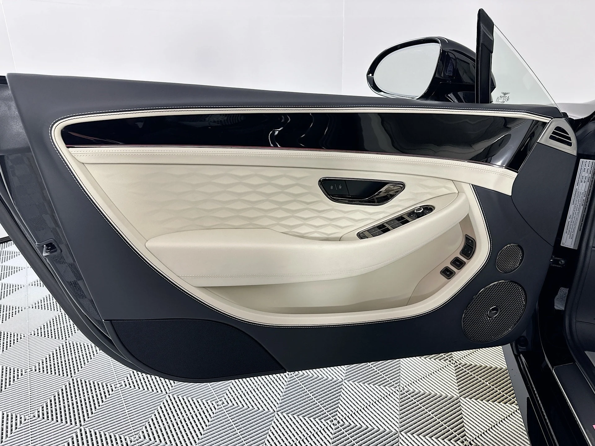 mph013_2246185082_14_b3666e692f