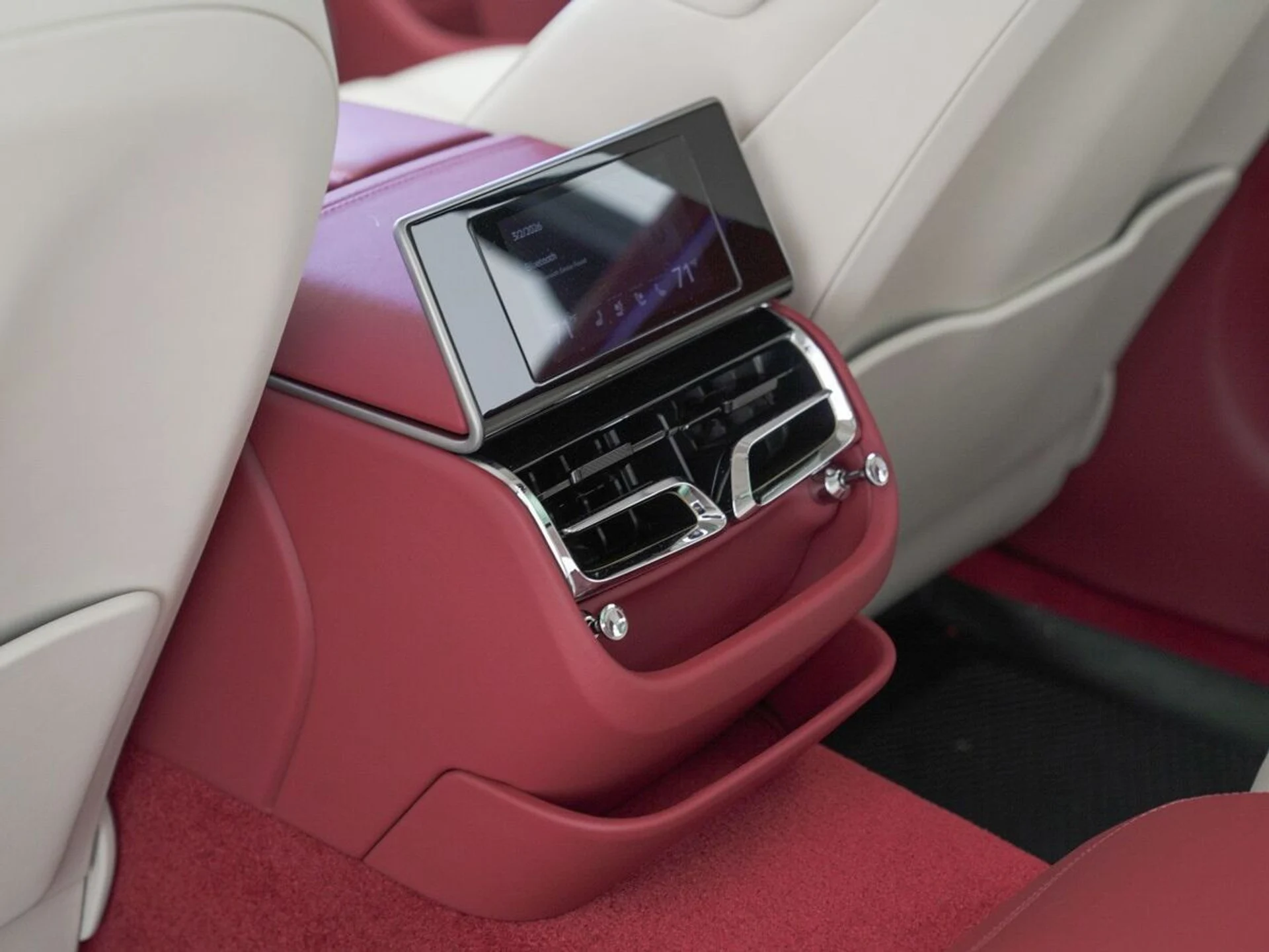 mph013_2252542454_38j12t4ocm6hturzgn9yac6ikbxy_701ed053bc