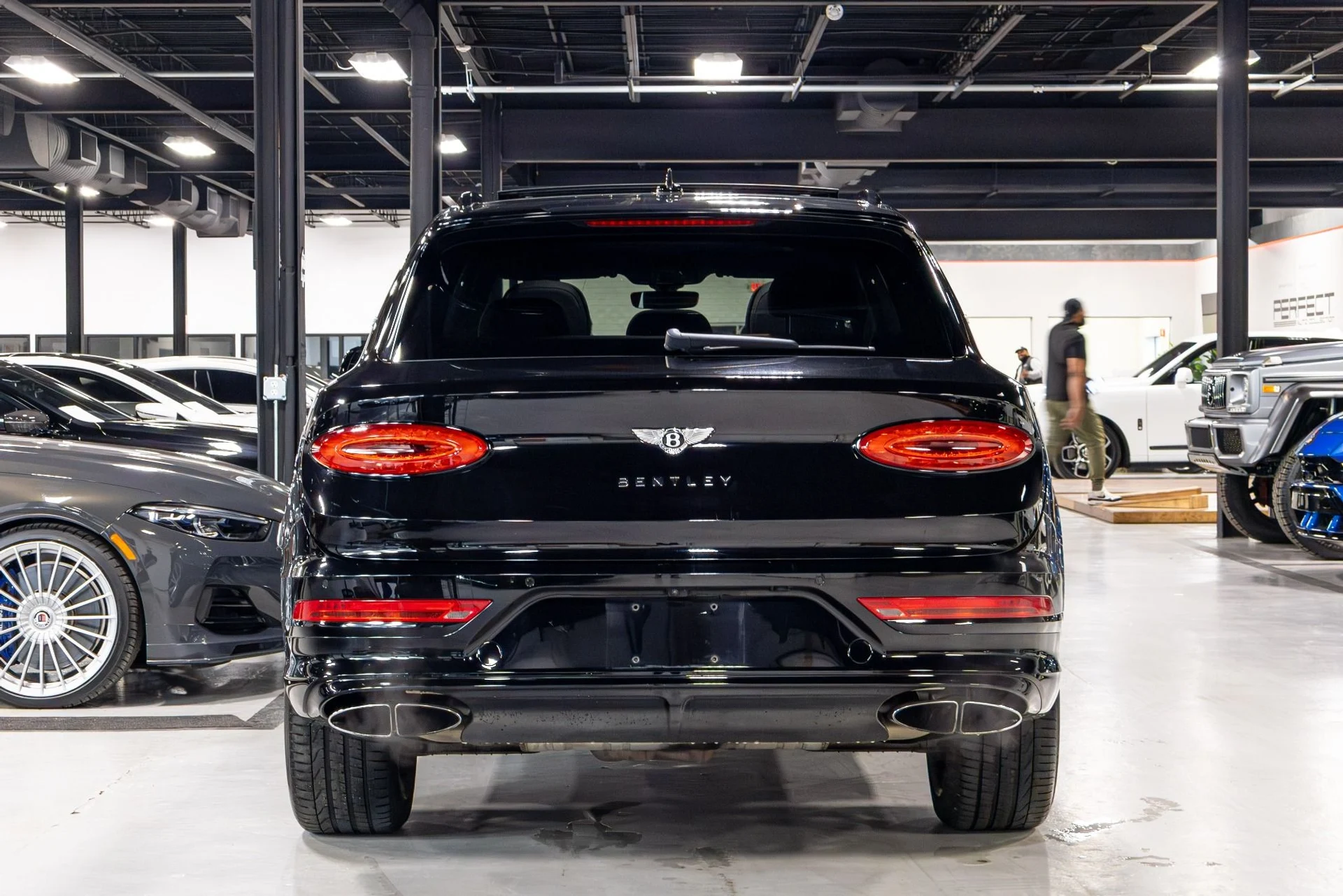 mph013_2253637411_Used_2021_Bentley_Bentayga_V8_1775865877_5c77e9d236