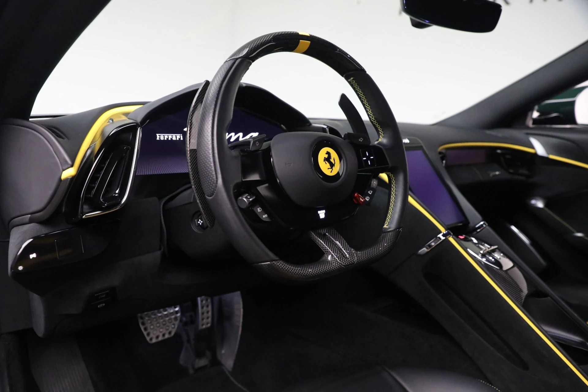 mph013_2257399489_Used_2023_Ferrari_Roma_5302524bdb
