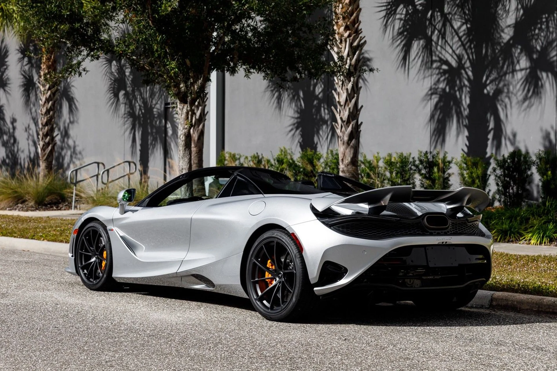 mph013_2258666716_633_p14_l_029af600df