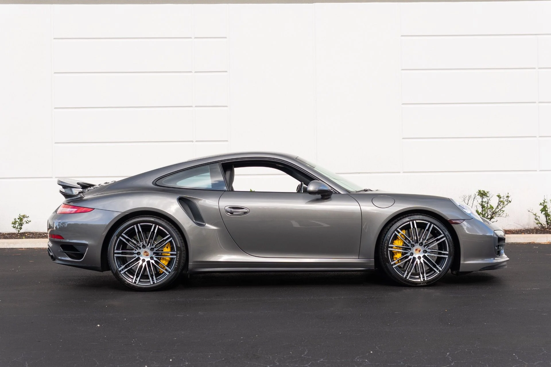 mph013_226457863_Used_2014_Porsche_911_Turbo_S_1777344663_d054c99b48