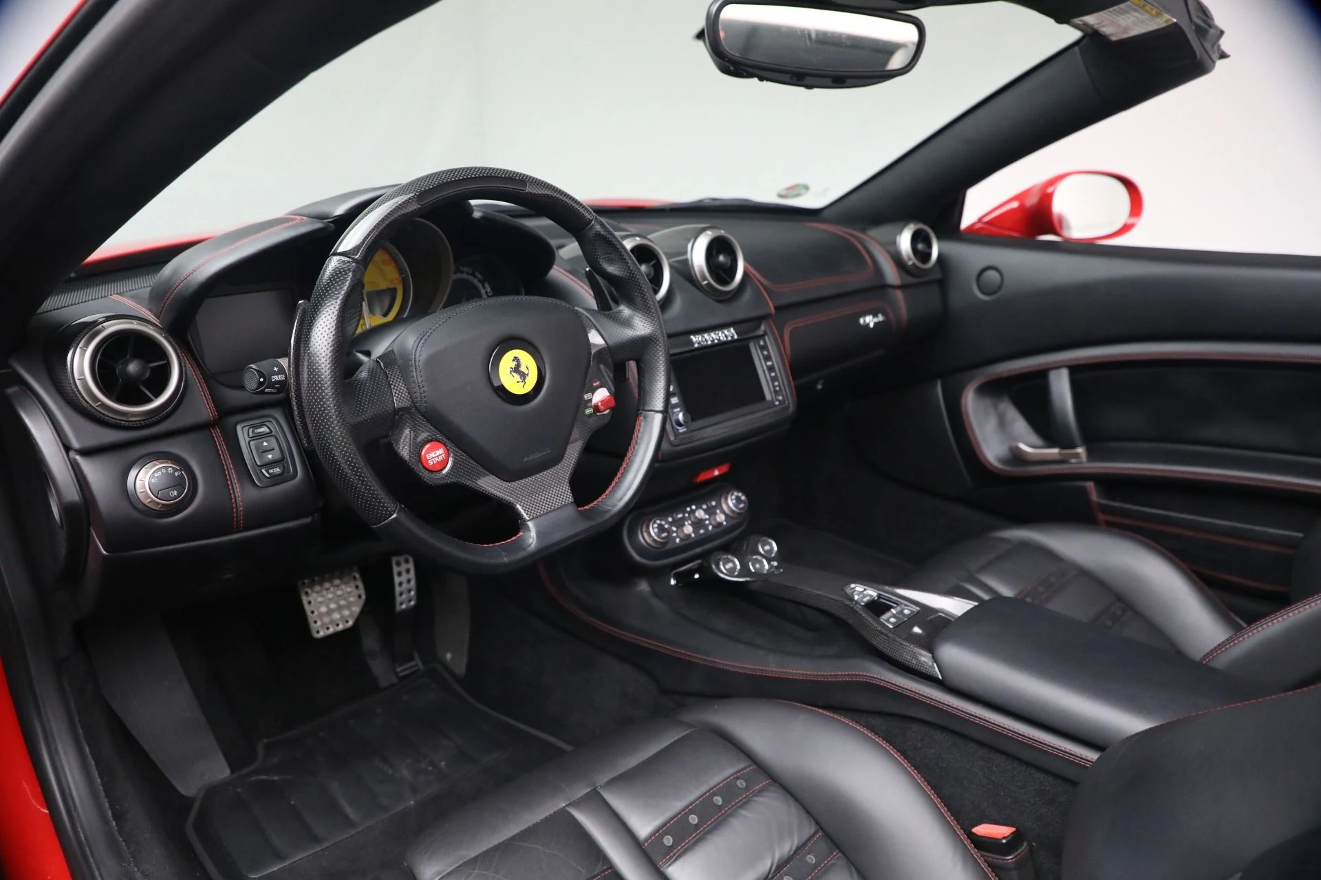 mph013_227178977_Used_2014_Ferrari_California_30_1790957521_0e4e9809f1