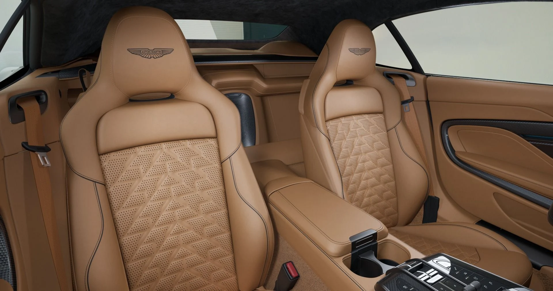 mph013_227583550_New_2026_Aston_Martin_Vanquish_Volante_1764975741_4a8e8aa37f