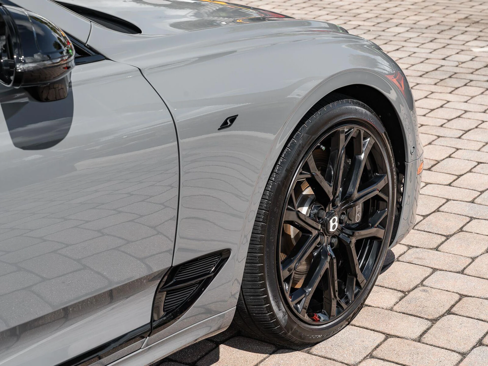 mph013_2276444746_Used_2023_Bentley_Continental_GTC_S_V8_1793214118_dac86204a7