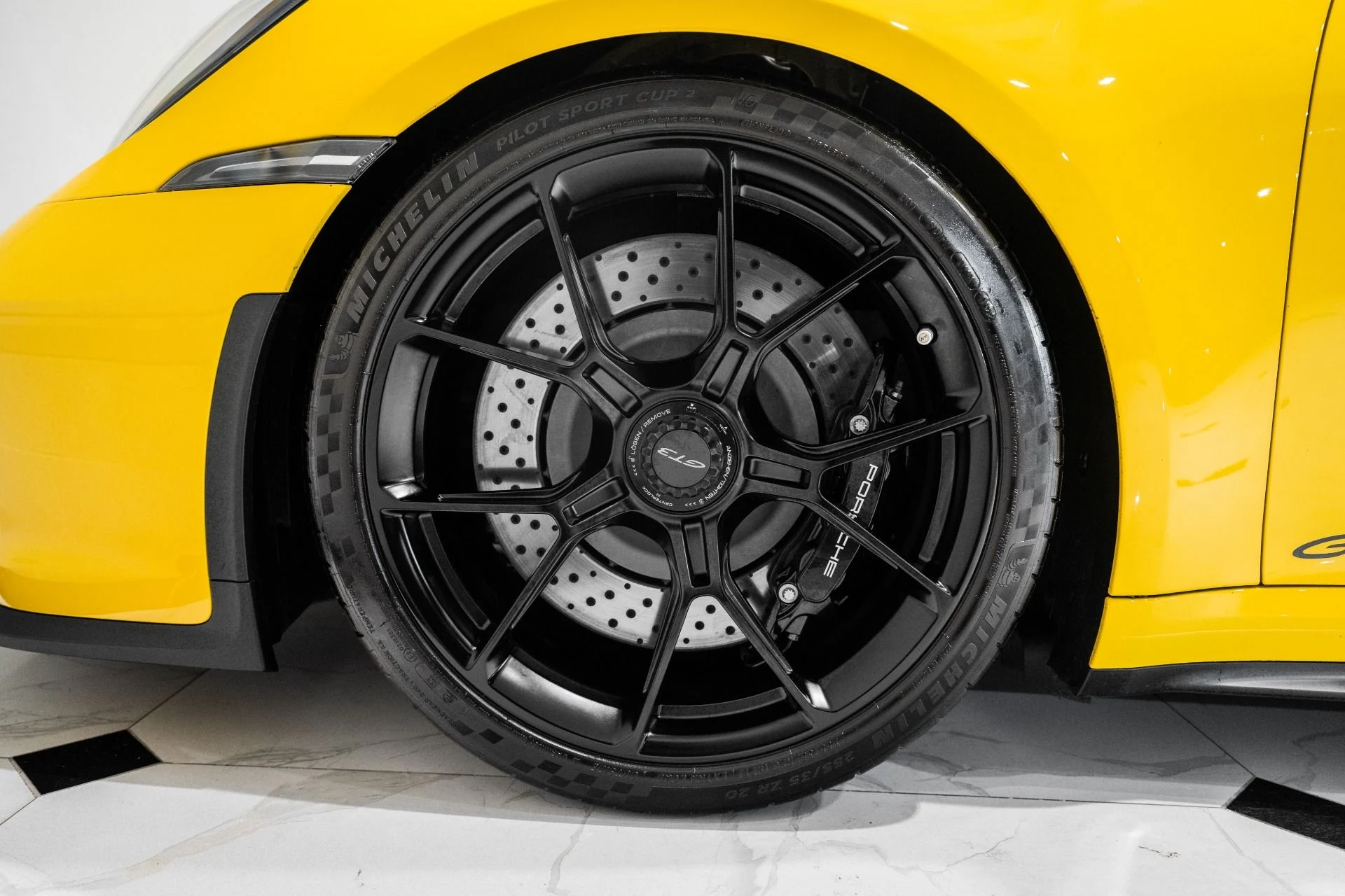 mph013_2276550318_Used_2022_Porsche_911_GT_3_1764089810_a84bca1ea0