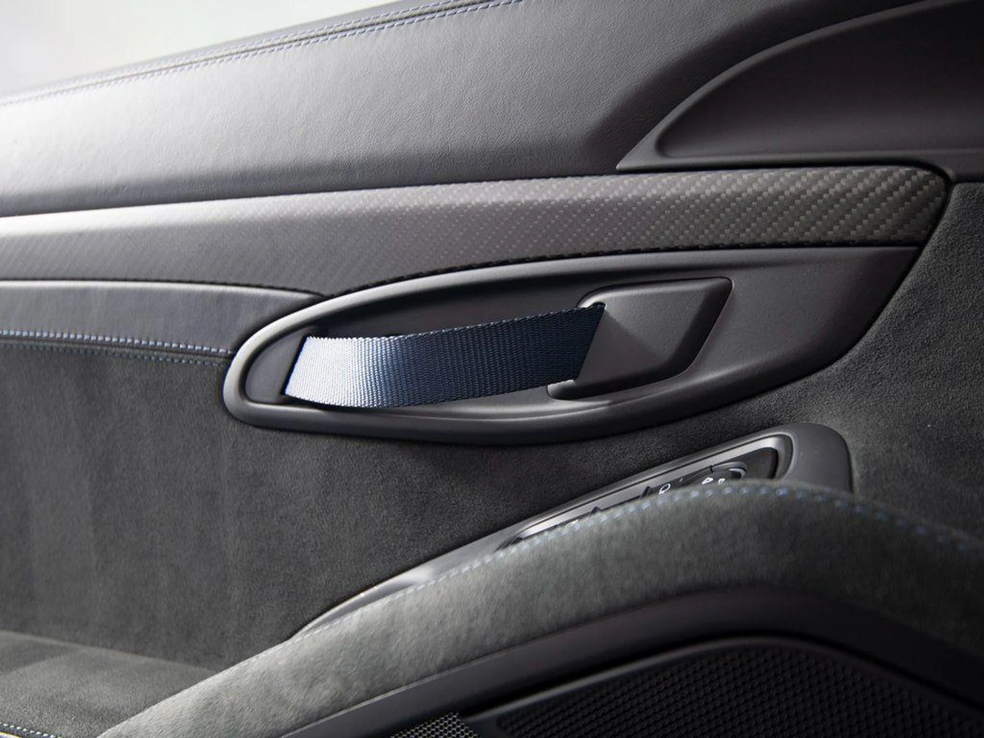 mph013_2280059137_hnk_Q1wj_Zw3opfbs_E_Vmo_Ubz_H6_Qco_39ebb44c69