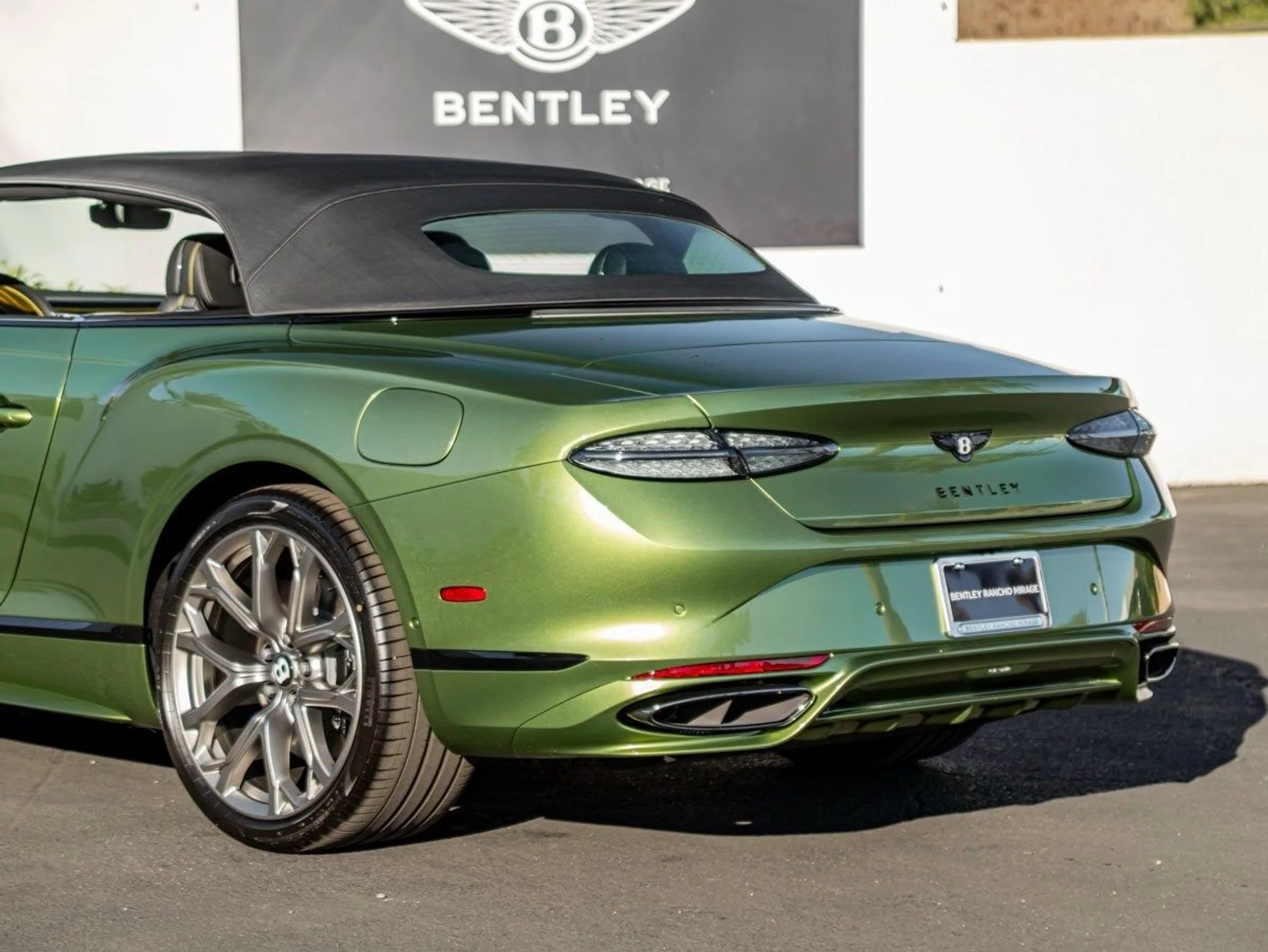 mph013_2285373830_14_2e32126578