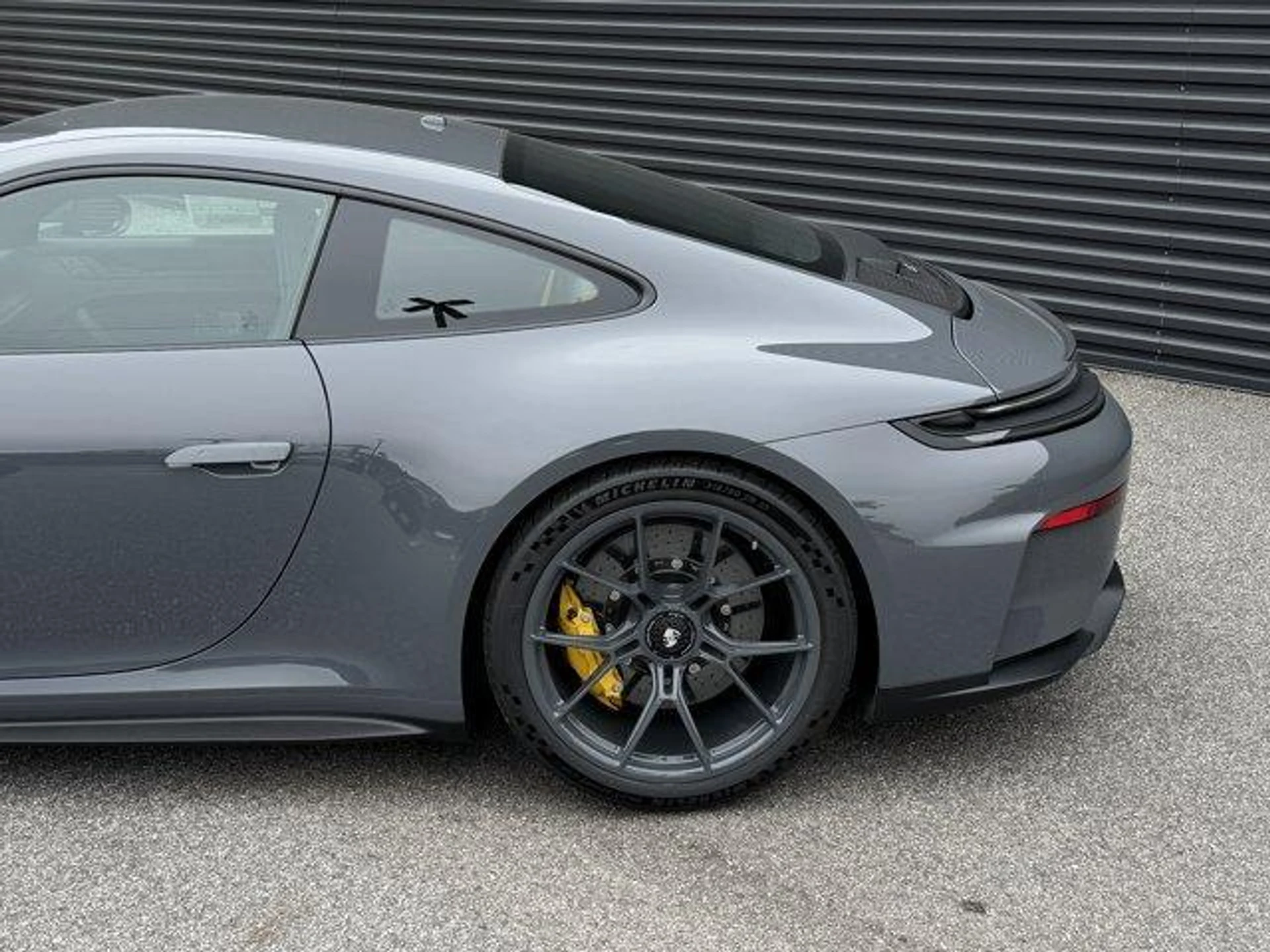 mph013_2285624307_z_O_d4zc_LBRG_0b8o86_Ucgxwe_DMDM_89c99c134d