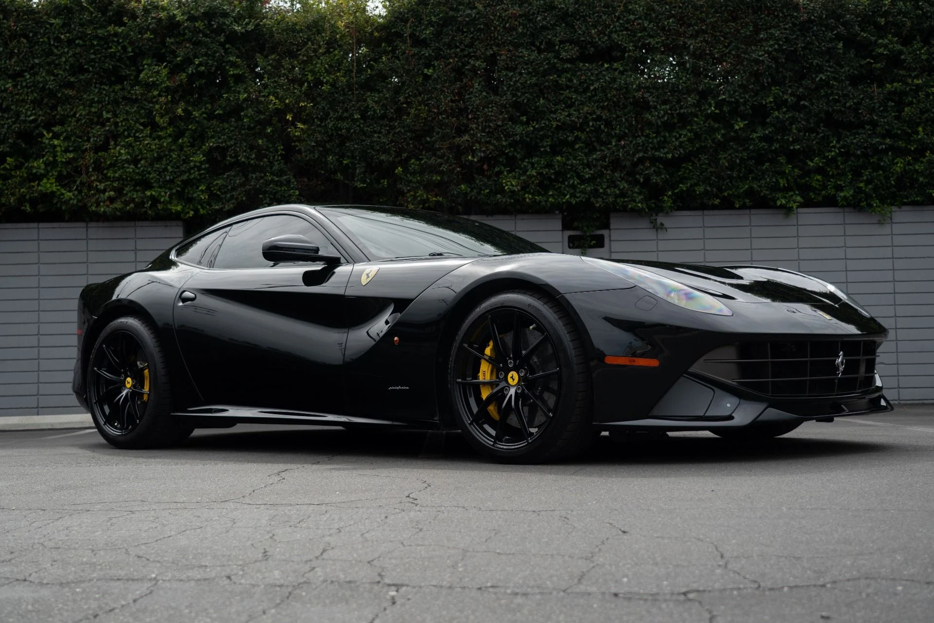 mph013_2288518747_Used_2014_Ferrari_F12berlinetta_1756490493_24a7a82613