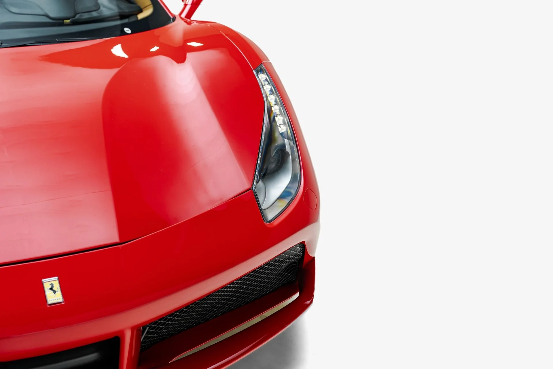 mph013_2289358456_Used_2016_Ferrari_488_GTB_1789513483_8e7d071802