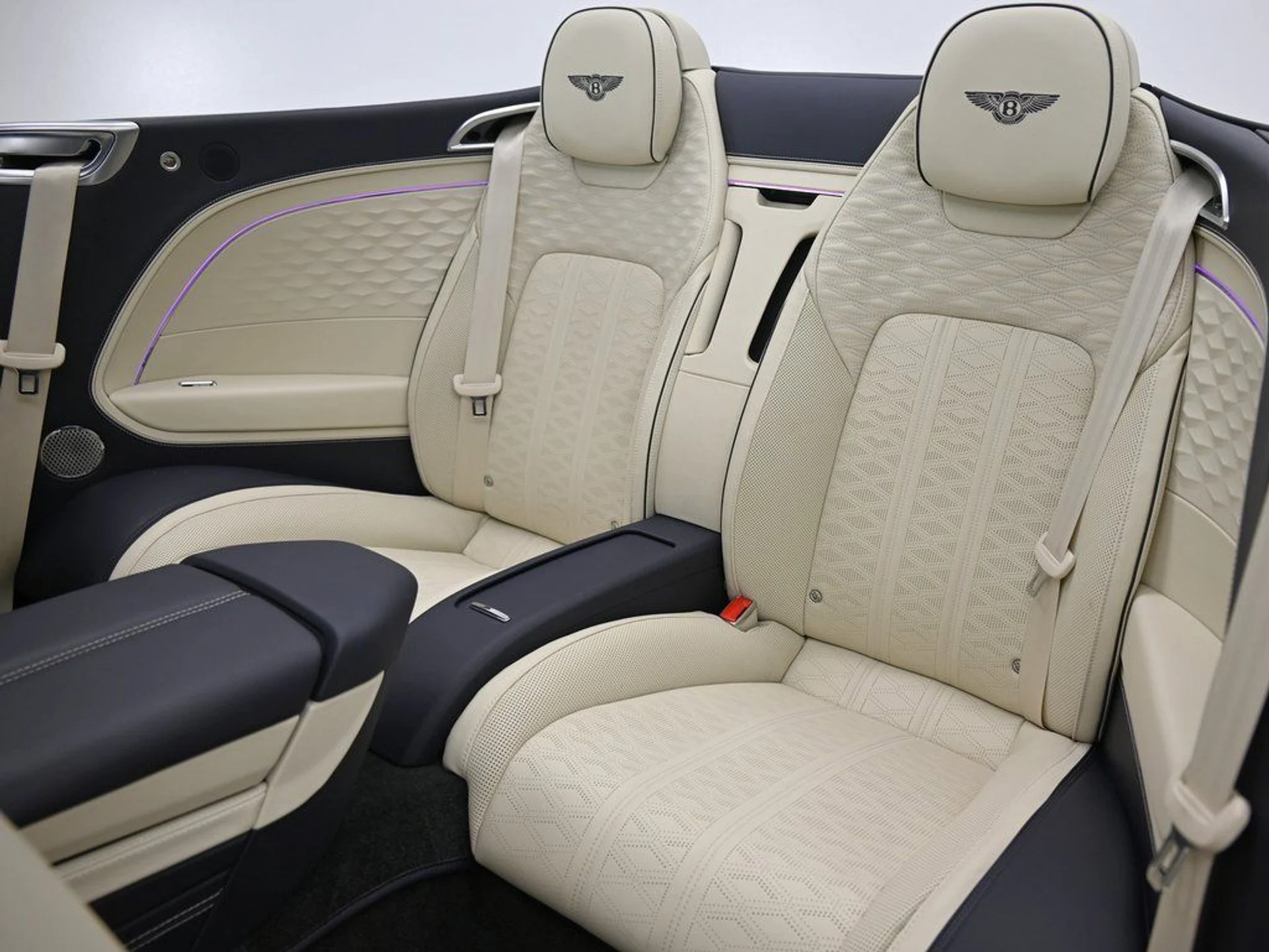 mph013_2293036743_5dca0fb3a16f4ed4be6a983eb3e80d55_bad3535173