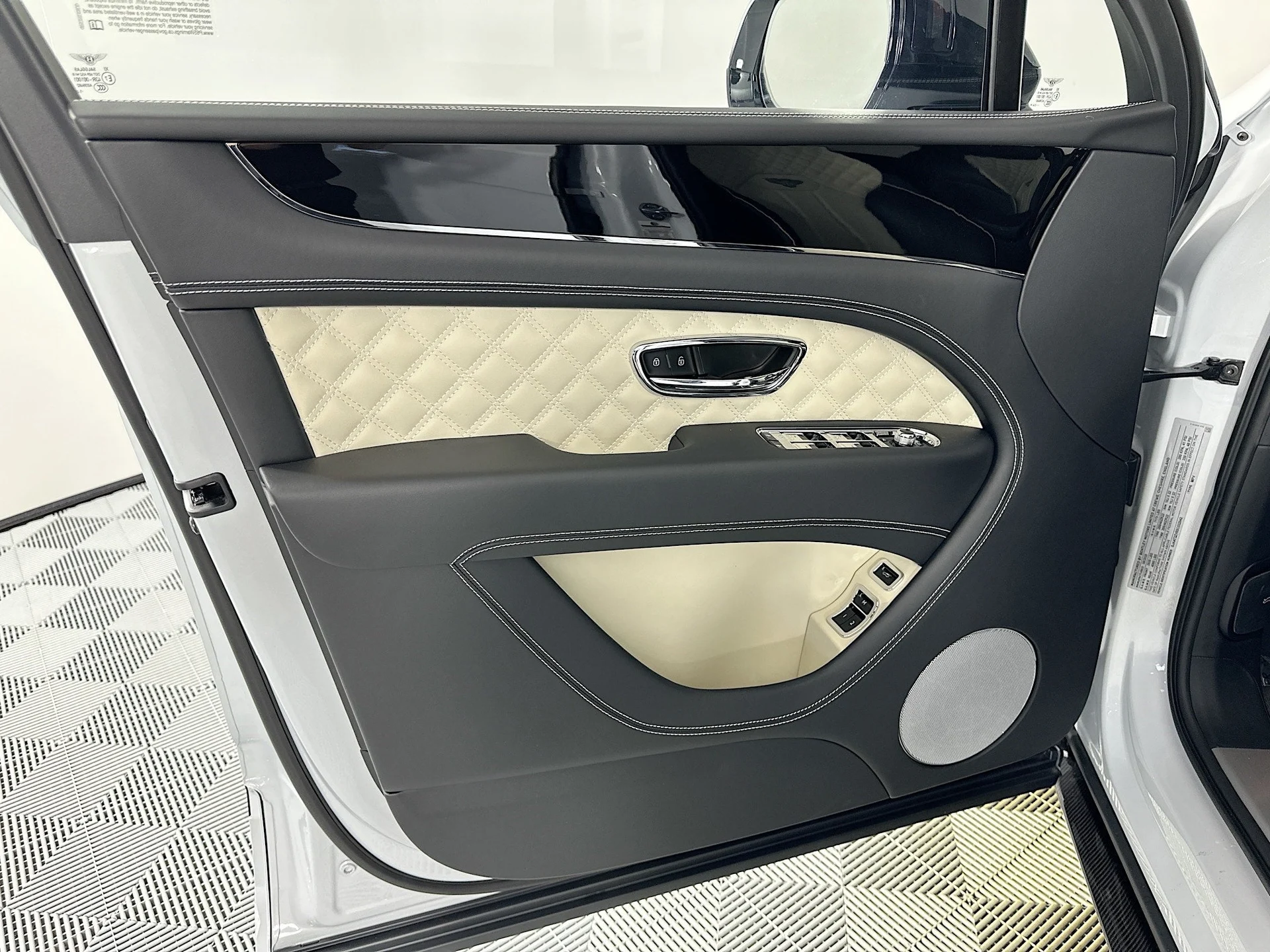 mph013_2296435426_14_02c8138272