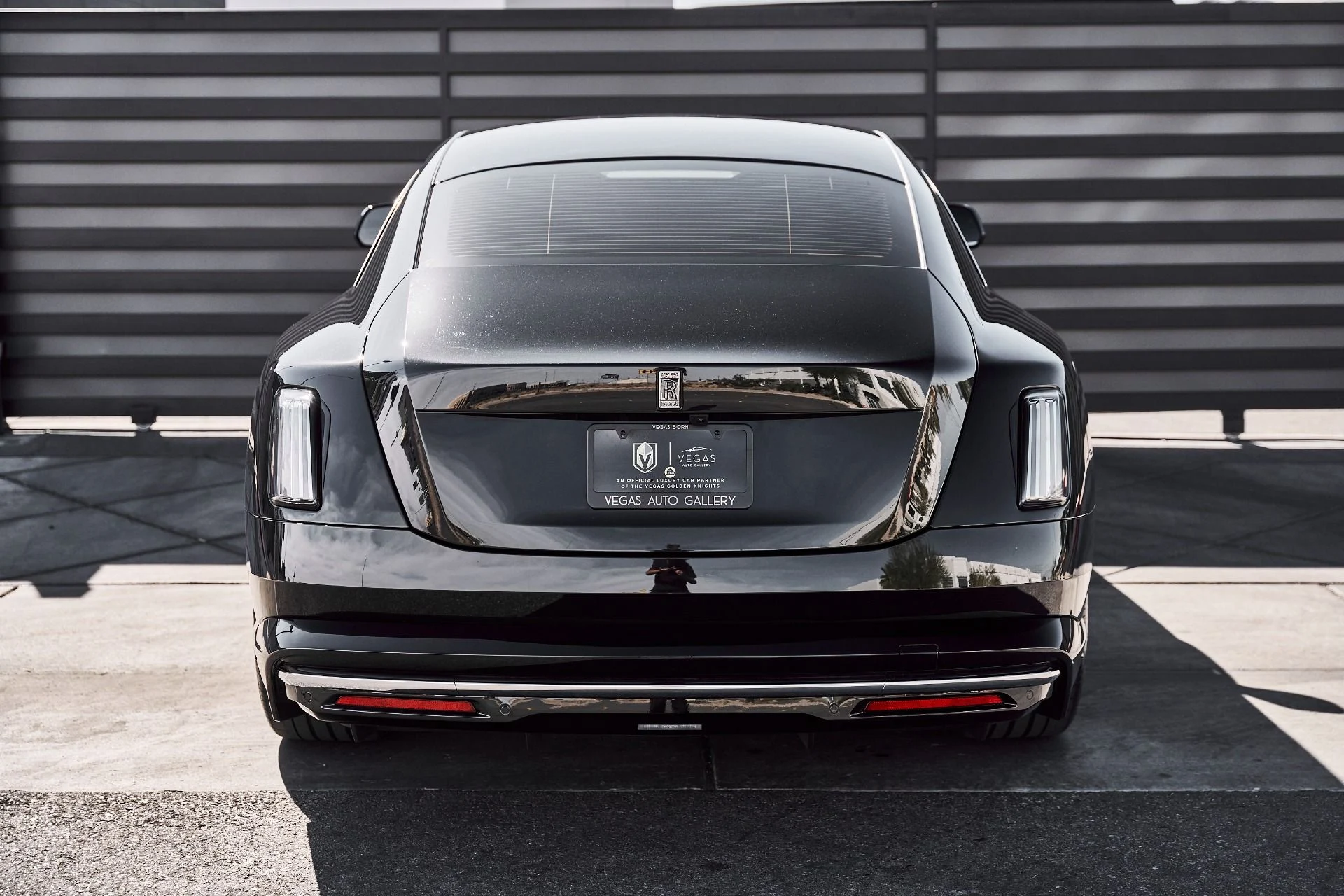 mph013_2296872088_Used_2025_Rolls_Royce_Spectre_Base_1775246485_93bf3126e7