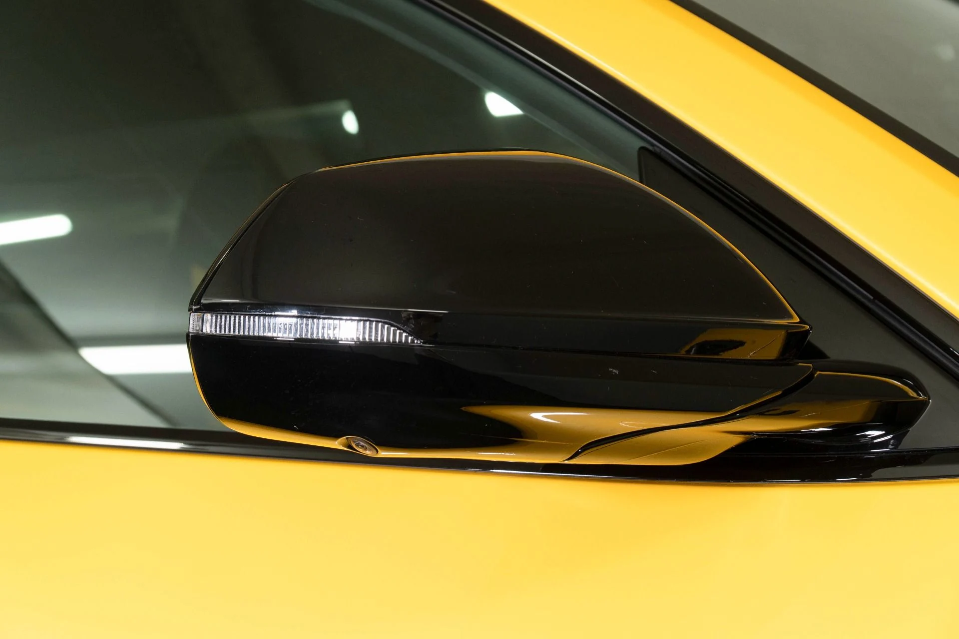 mph013_2306061004_Used_2025_Lamborghini_Urus_SE_1777525057_48681b9d7b