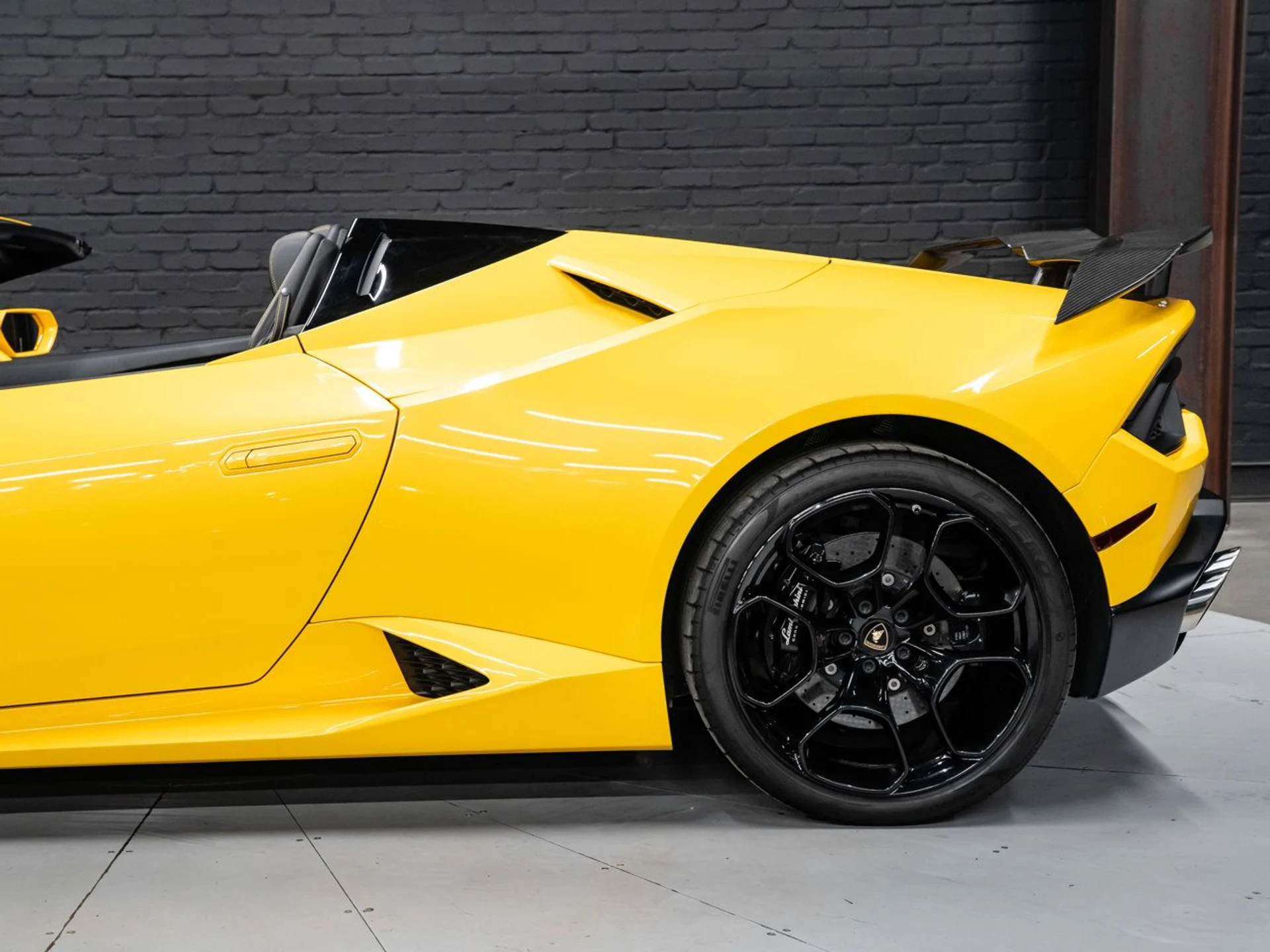 mph013_2307514364_lamborghini_huracan_2017_df1ca14942