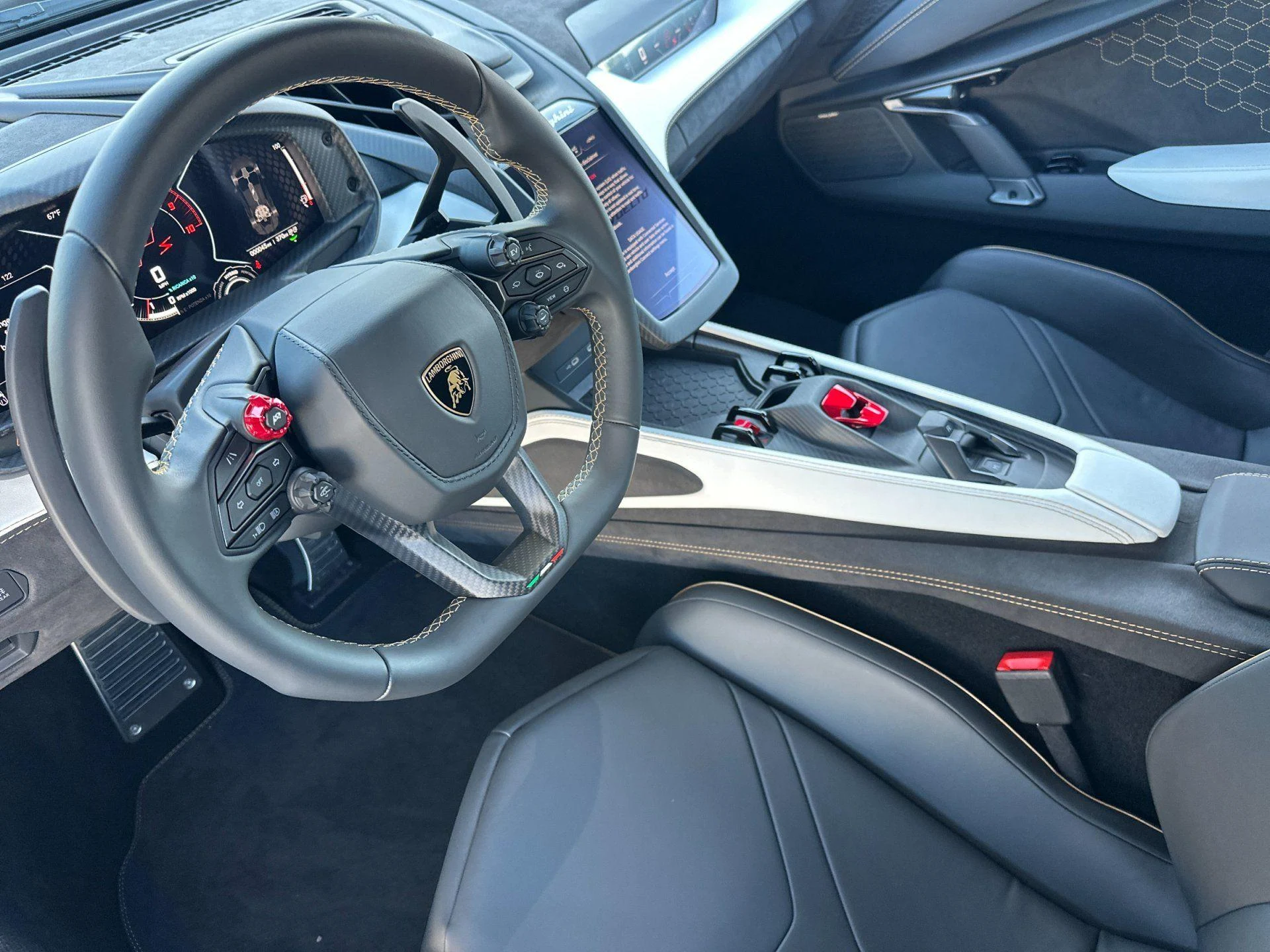 mph013_2308657151_New_2026_Lamborghini_Revuelto_1776759411_ffceb457c4