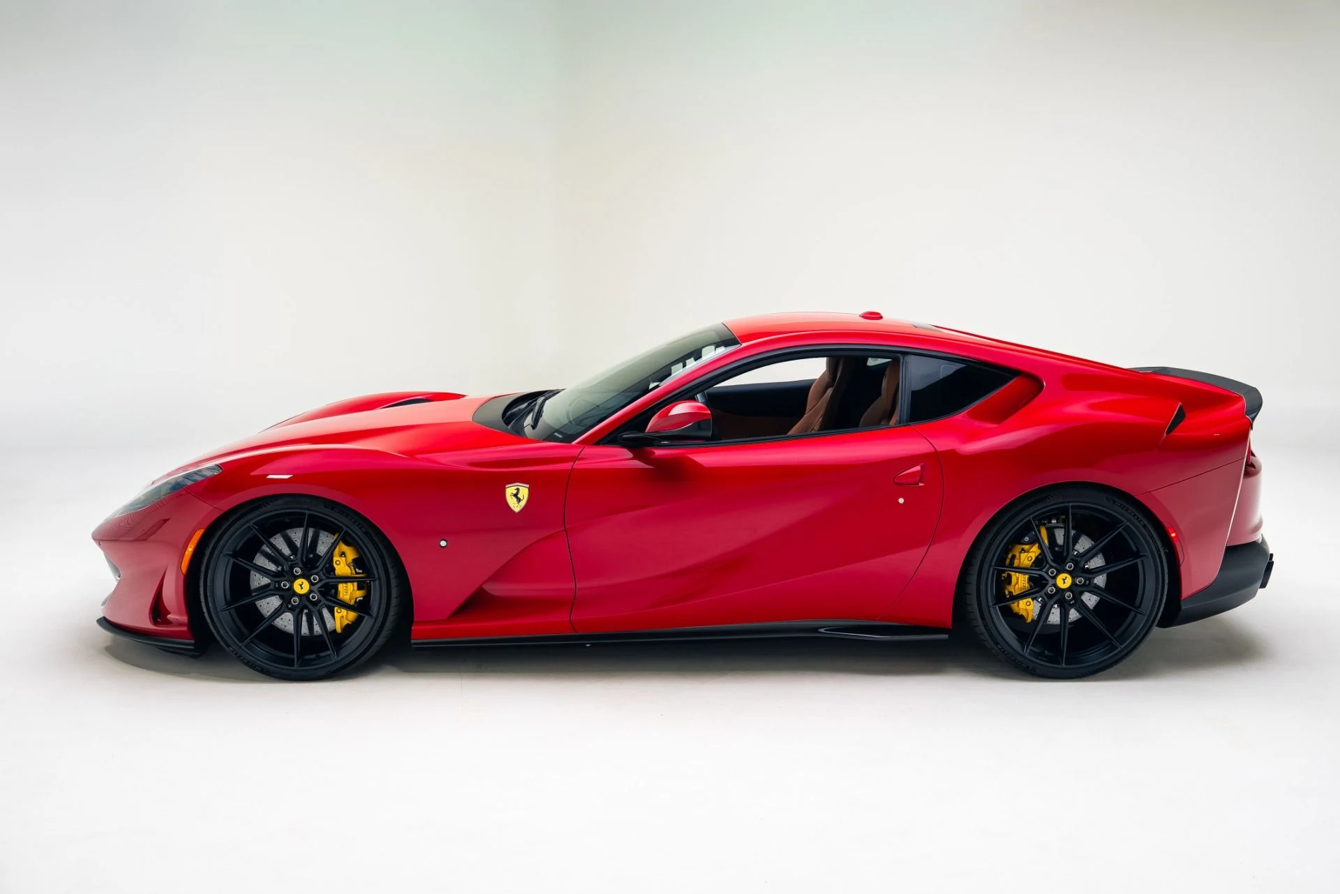 mph013_2309049834_Used_2019_Ferrari_812_Superfast_1766432175_fa8053e47a