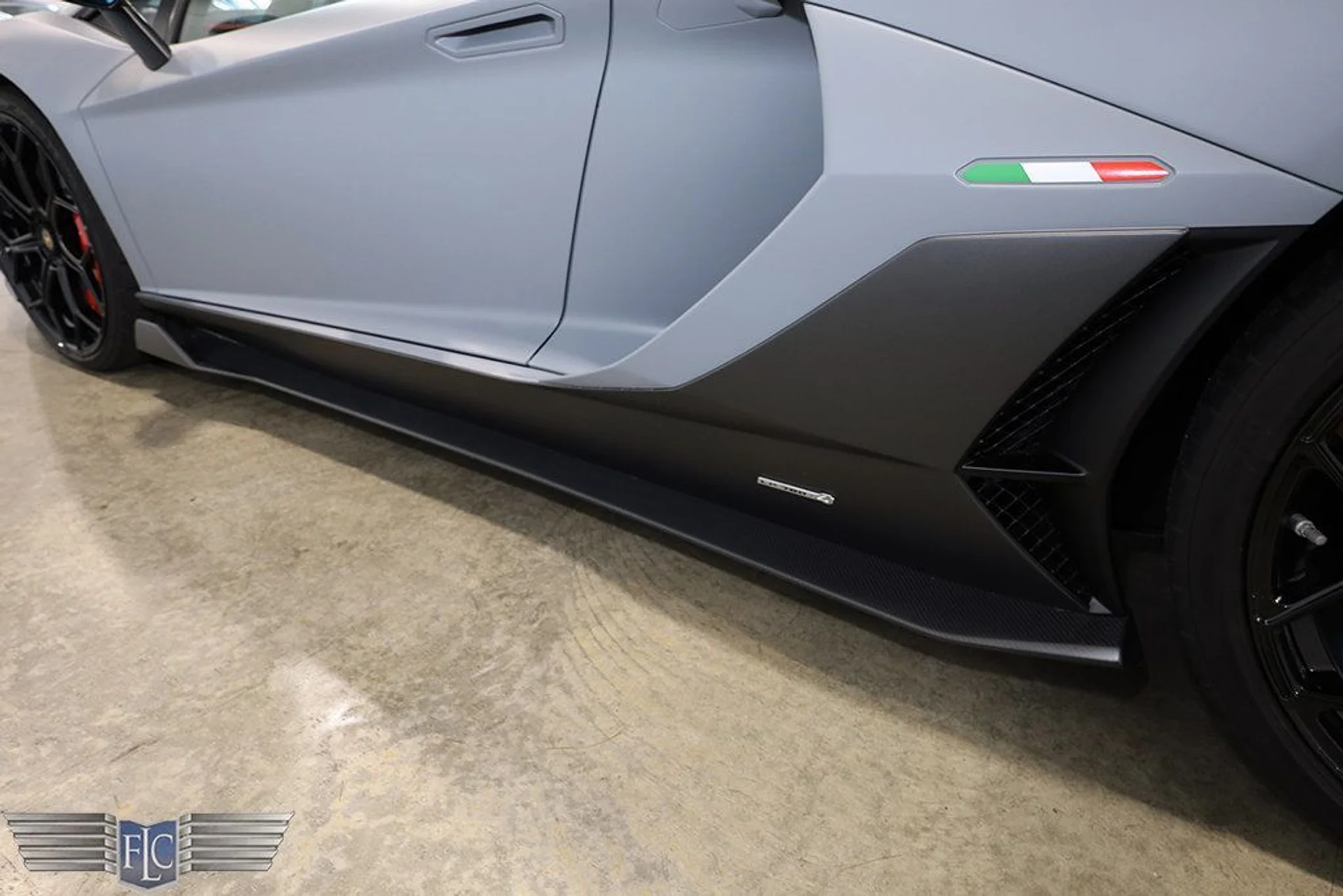 mph013_233232332_used_2022_lamborghini_aventador_lp7804ultimaecoupe_9689_22906209_14_1024_d78ad2c8bd