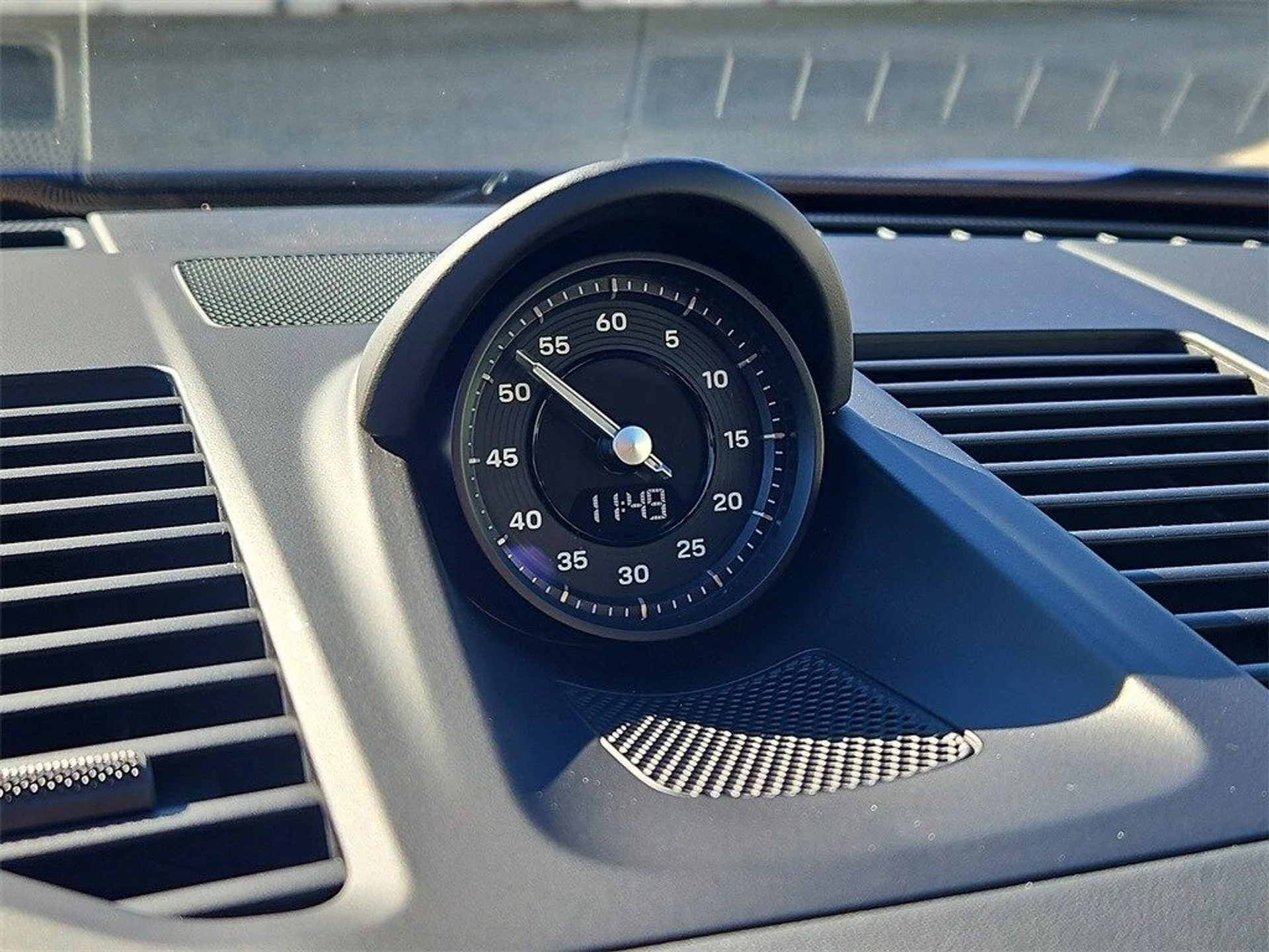 mph013_2332342954_d49236c4905729fc478201e8f575744cx_1ef8c3de4b