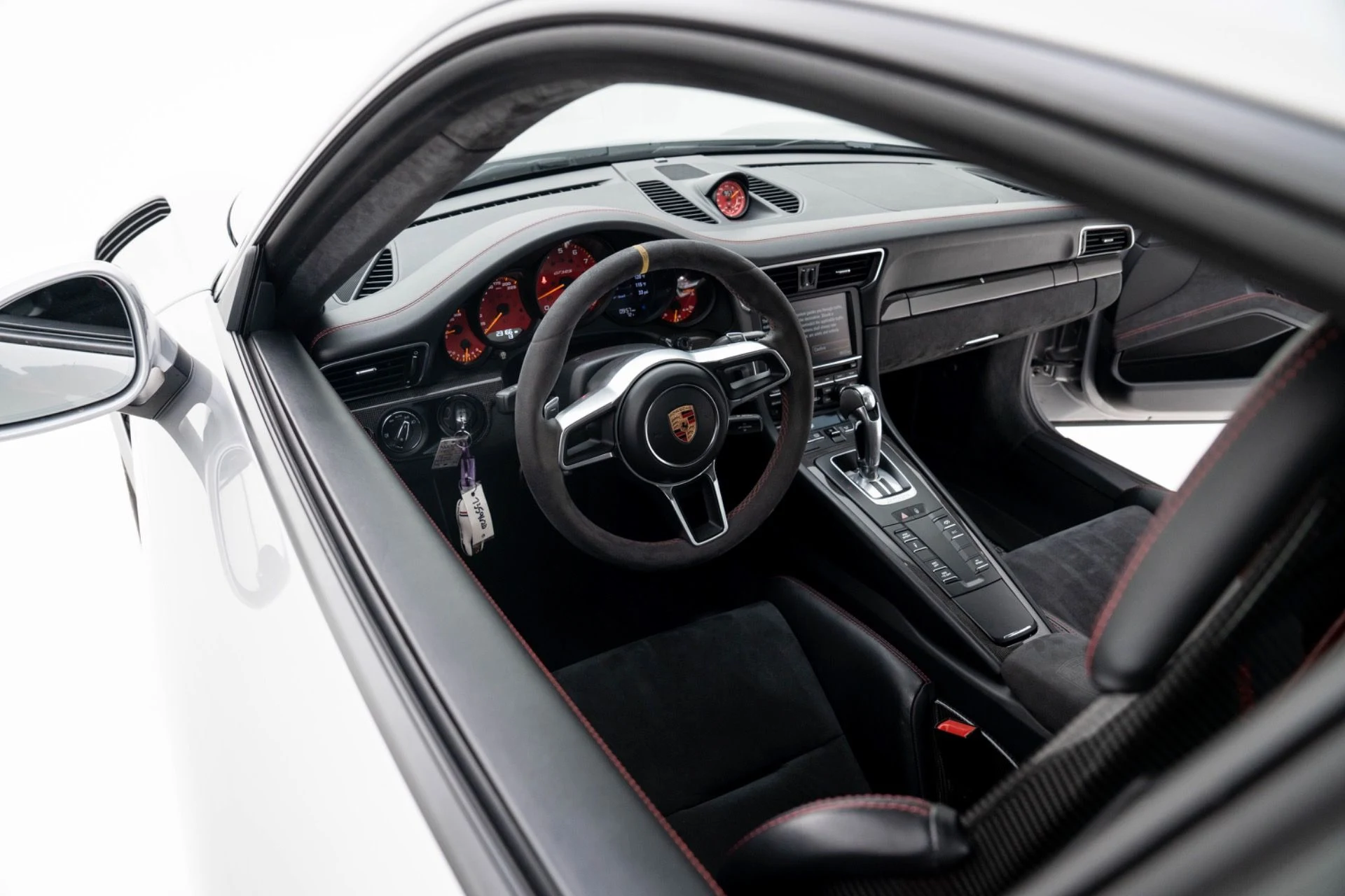 mph013_2347923673_Used_2016_Porsche_911_GT_3_RS_1779139297_de4f8fb1e2