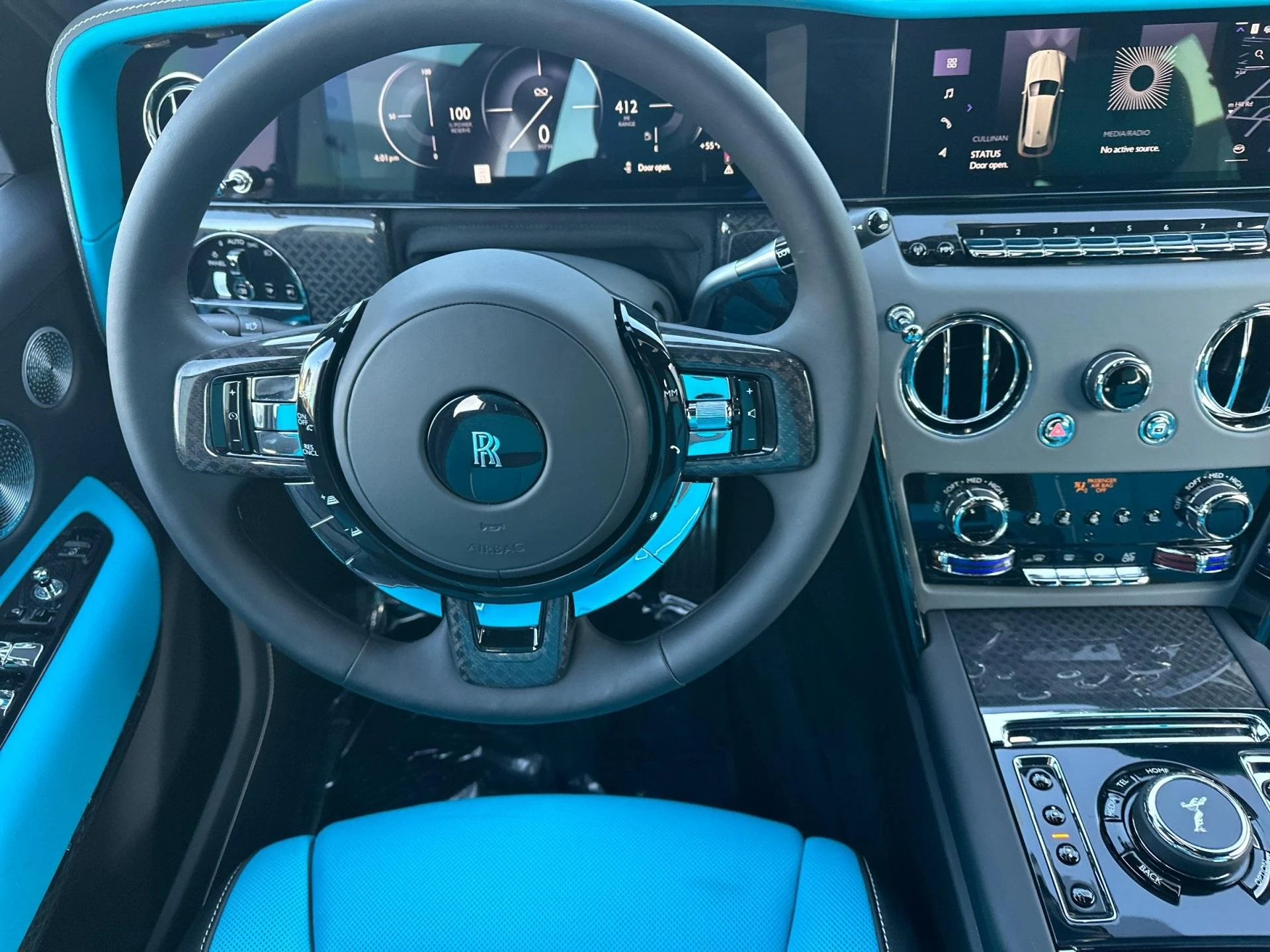 mph013_2348178935_New_2026_Rolls_Royce_Black_Badge_Cullinan_1765013308_86197137c9