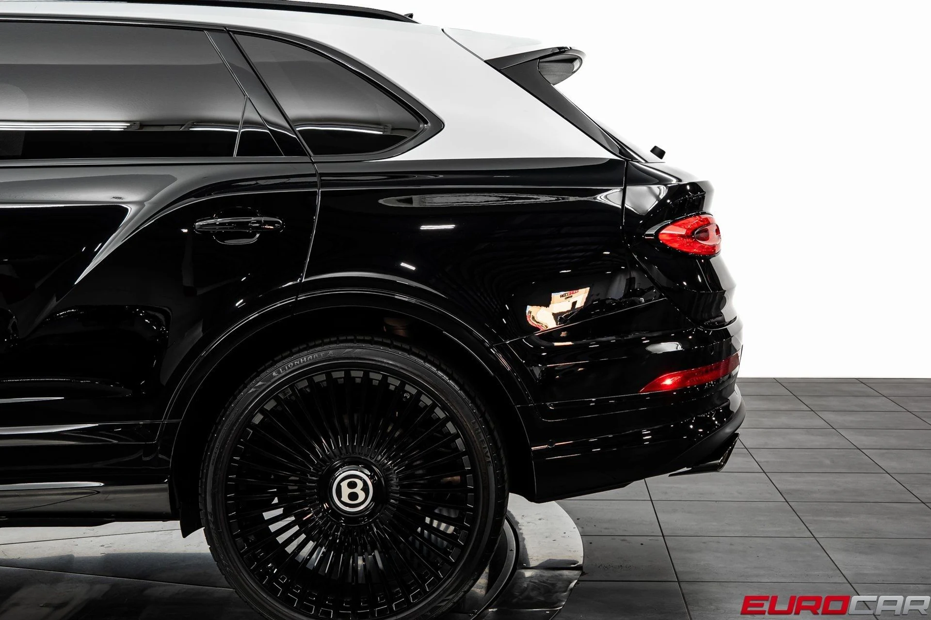 mph013_2357248619_image_14_3de814b049