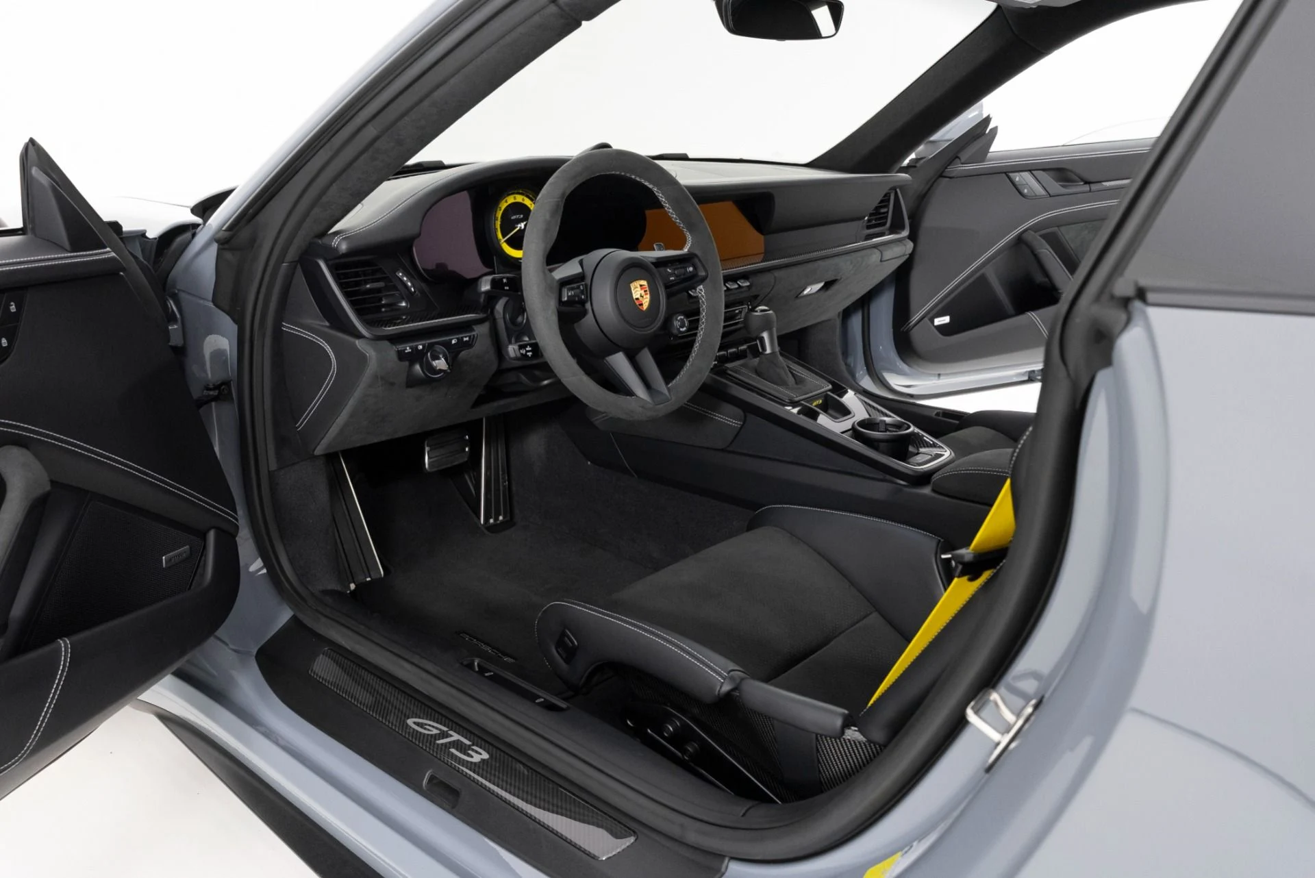 mph013_2359965996_Used_2024_Porsche_911_GT_3_1754693119_822698e538