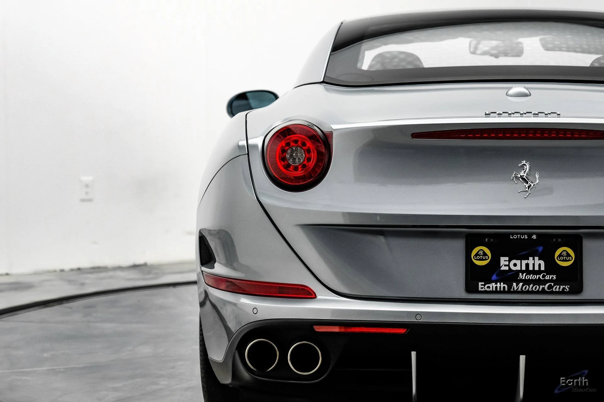 mph013_2361464133_ef59024b8ec0987f7c7aafe62795b373x_5a6b7ef5bc