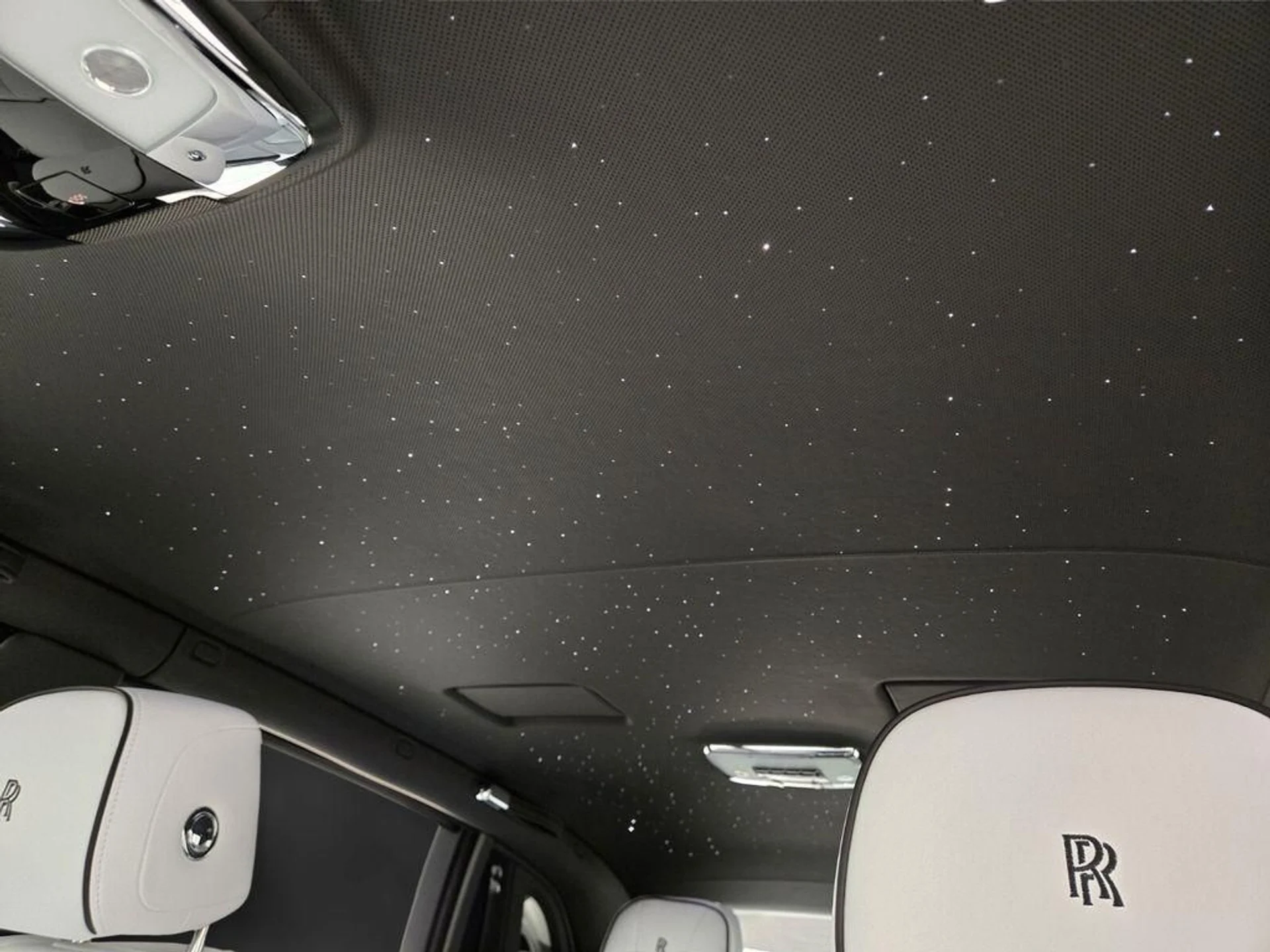 mph013_2363382226_New_2026_Rolls_Royce_Phantom_1776489490_cb324fa5bf