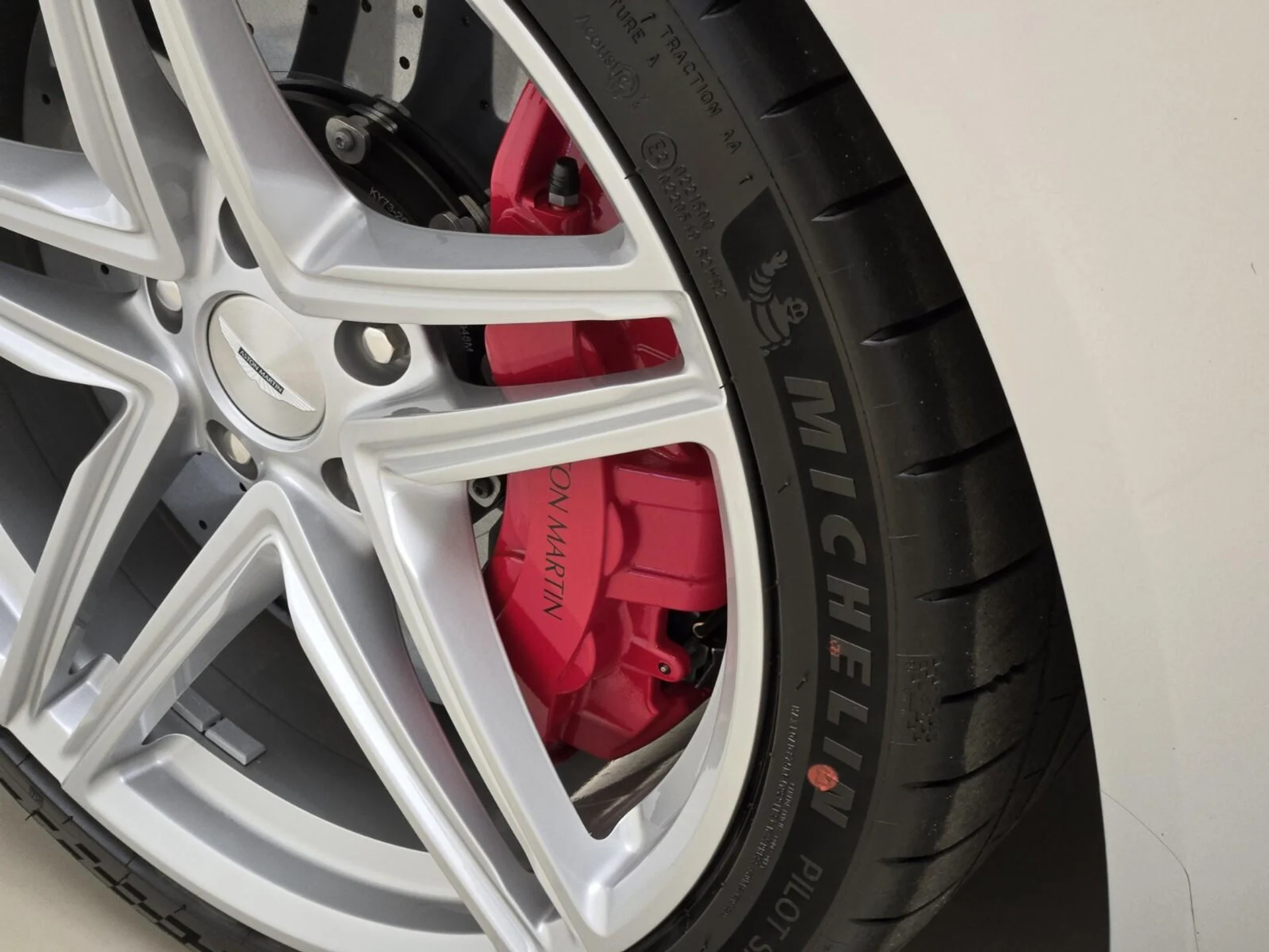 mph013_2363406073_New_2025_Aston_Martin_DB_12_1753161478_ced1a3bc1e
