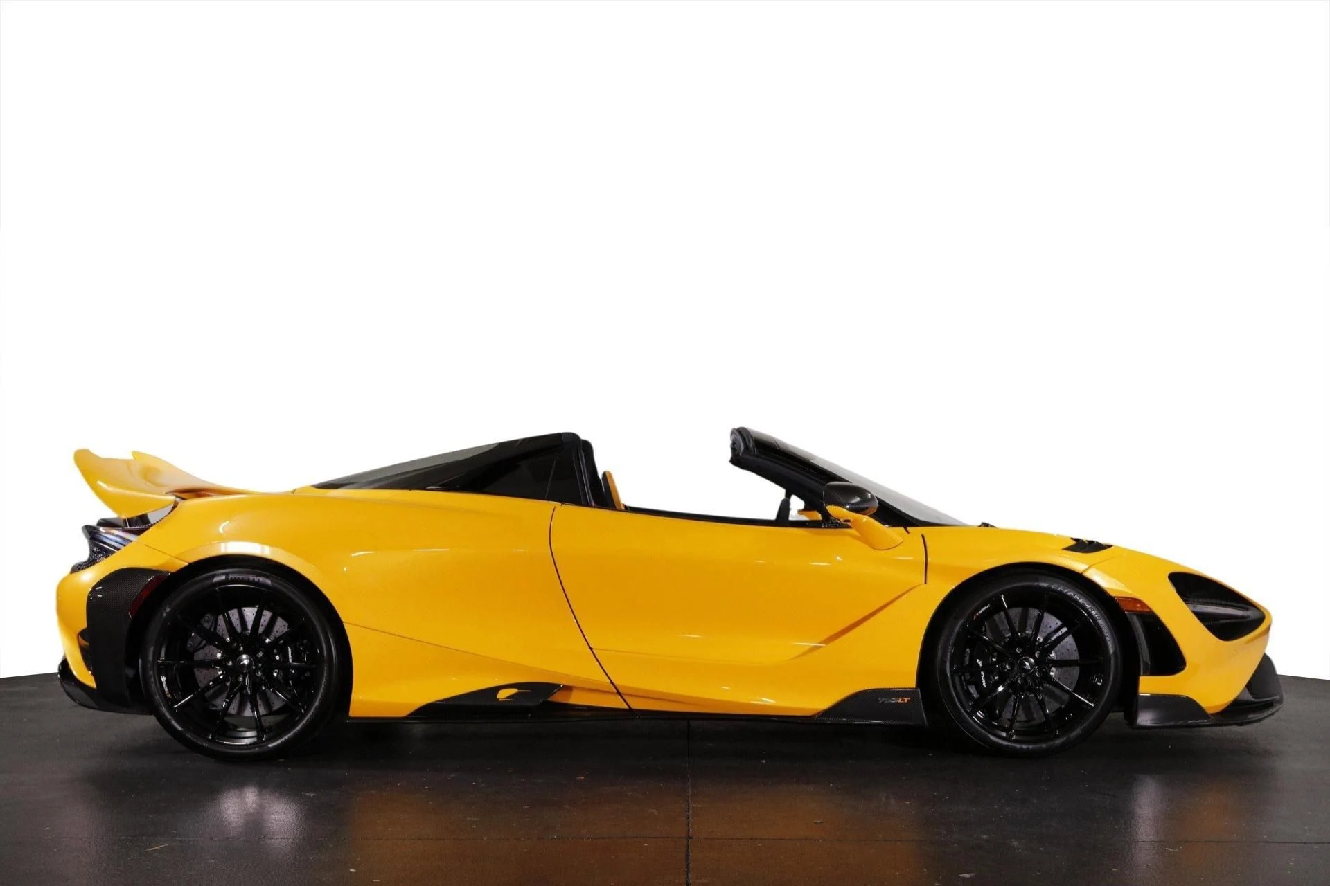 mph013_2367850735_Used_2022_Mc_Laren_765_LT_1706706497_bc624c8a8b