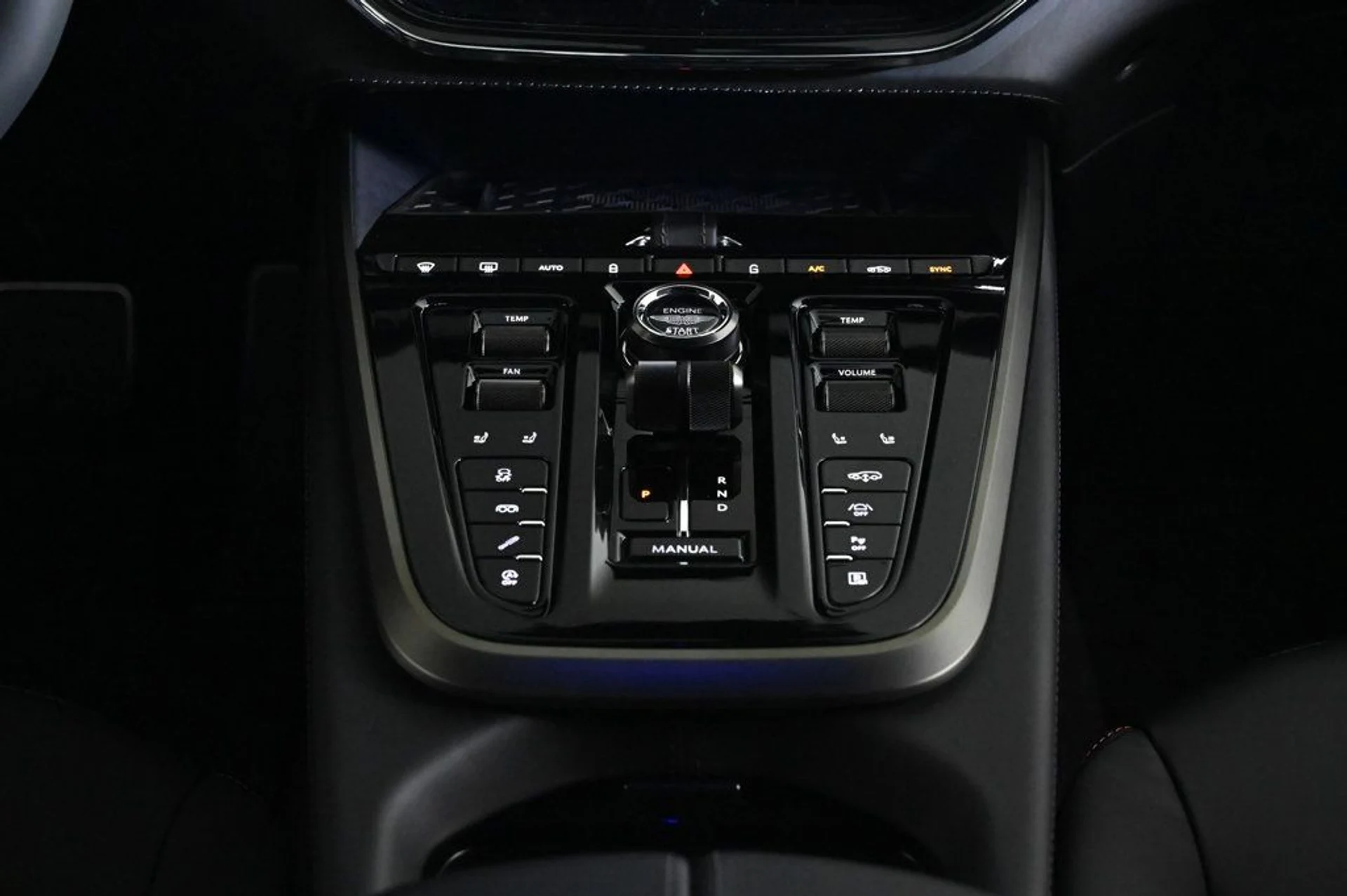 mph013_2377668251_new_2026_aston_martin_dbx_sawd_11350_22964208_13_1024_8f5a9171ab