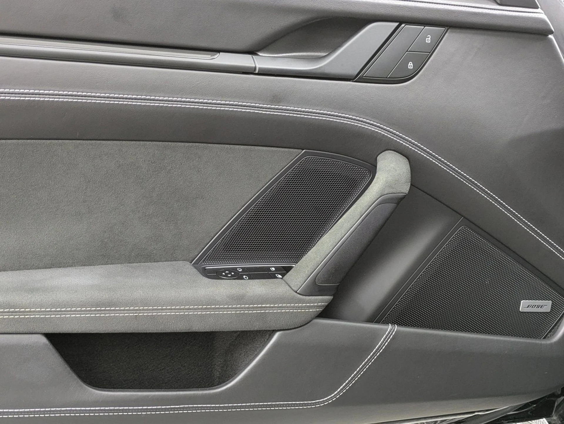 mph013_2379775390_77f3c2ef95dbbc8872deb6e302f4a9c2x_11a9a907ce