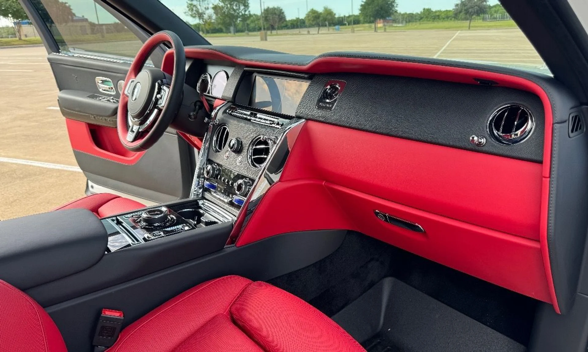 mph013_2380747769_New_2024_Rolls_Royce_Cullinan_1762902486_9f24047028