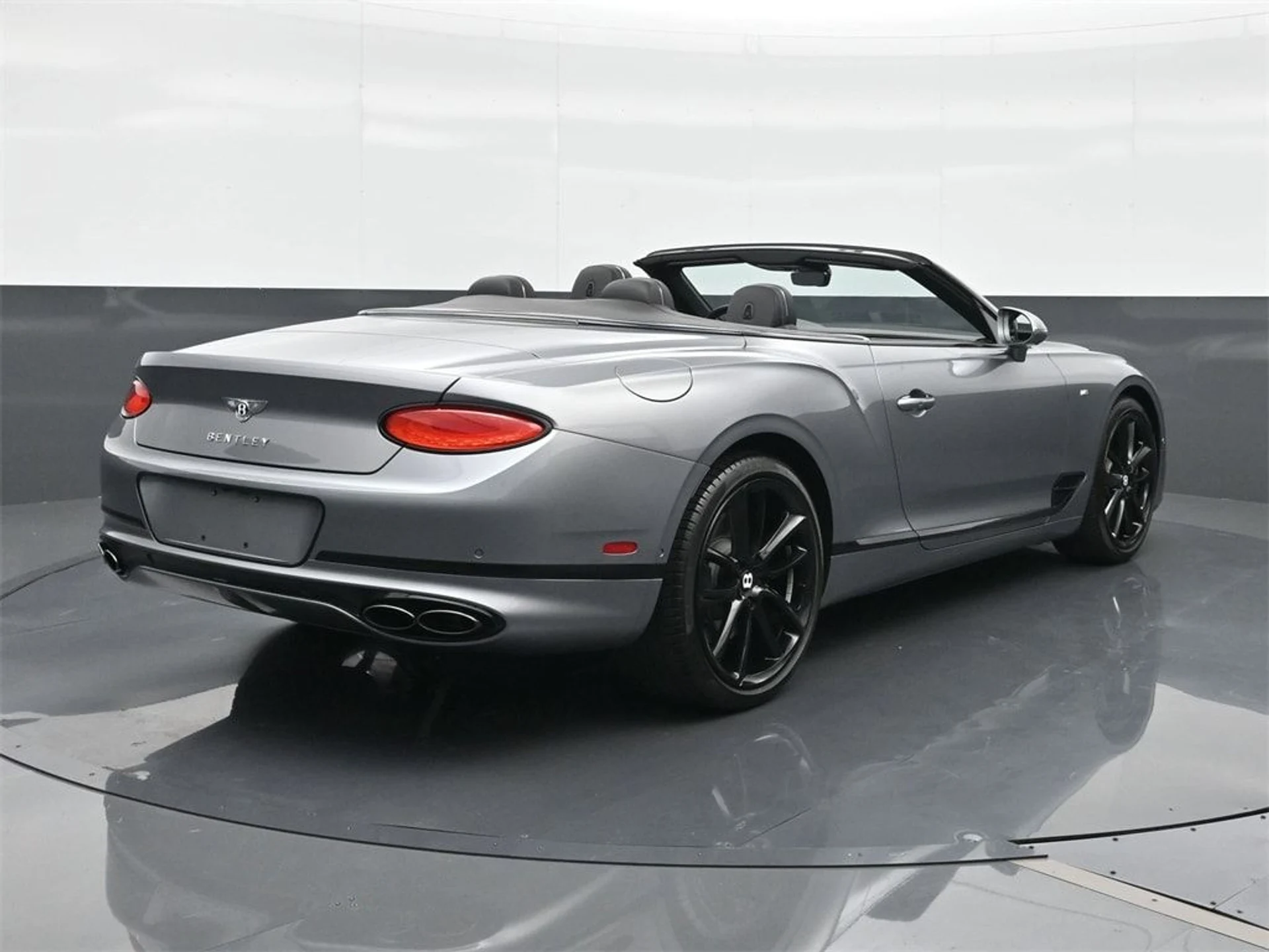 mph013_2384557634_7572fe65c0017842f111081d6497e584x_0d4237e615