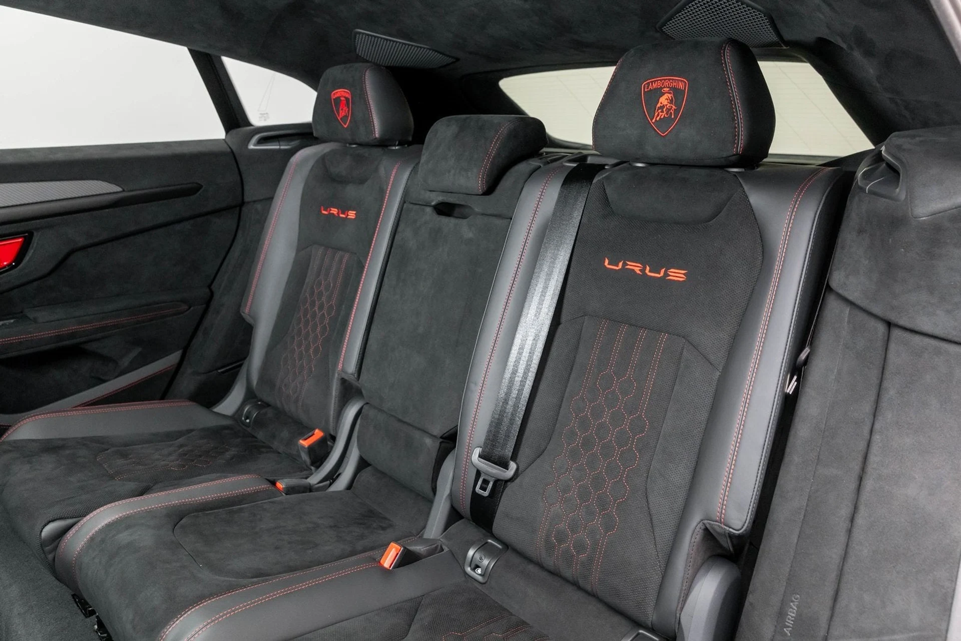 mph013_2386990643_14_5d6bd378e5