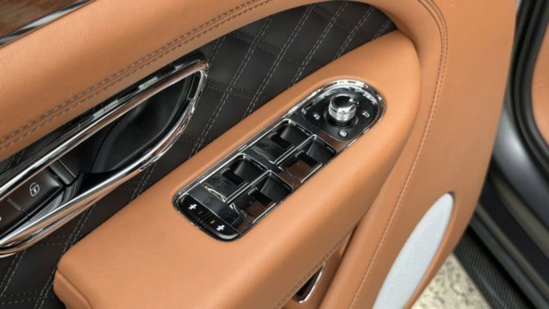 mph013_2393180758_985a05d6ee39474b8e0f56f4bde72358_26d533199c