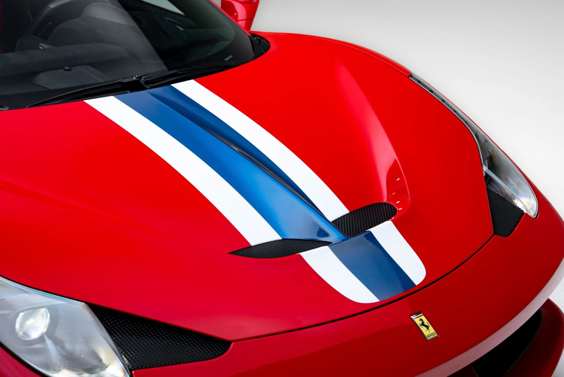 mph013_2393311367_Used_2015_Ferrari_458_Speciale_1777334454_54b113921c