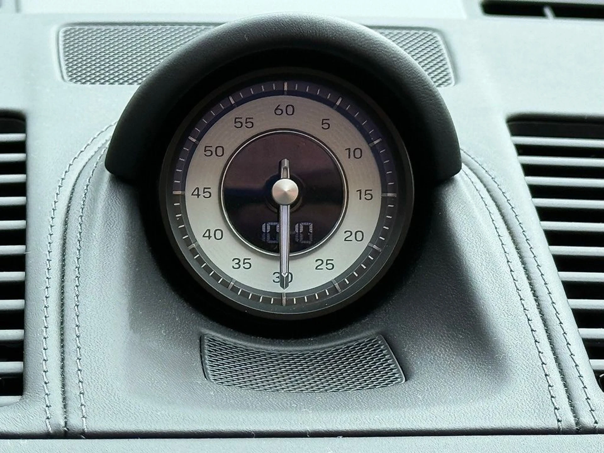 mph013_2393783280_17dea587c2350faf66fef2468b59afecx_0436c175b5
