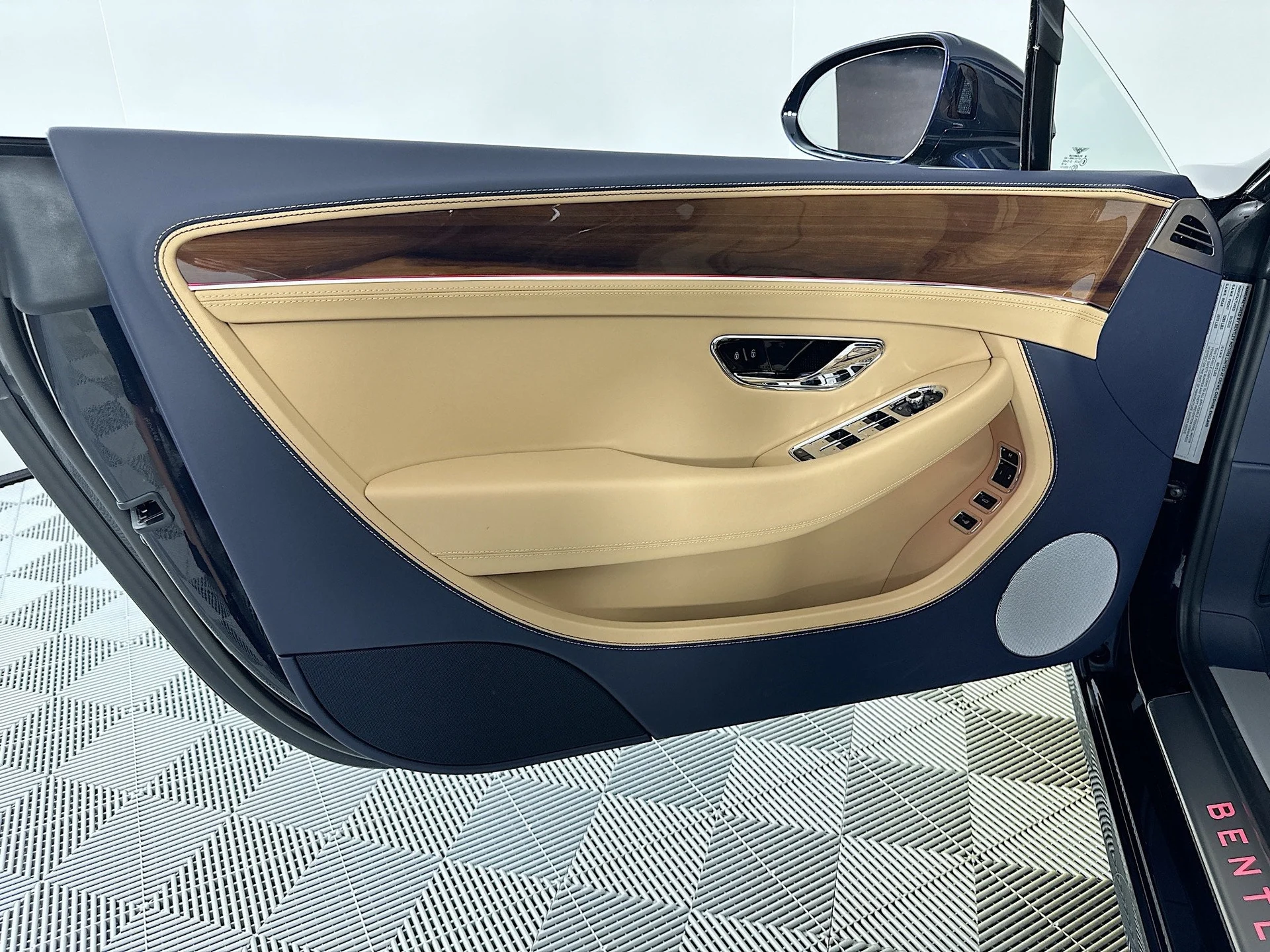 mph013_2397362008_14_24478ab52e