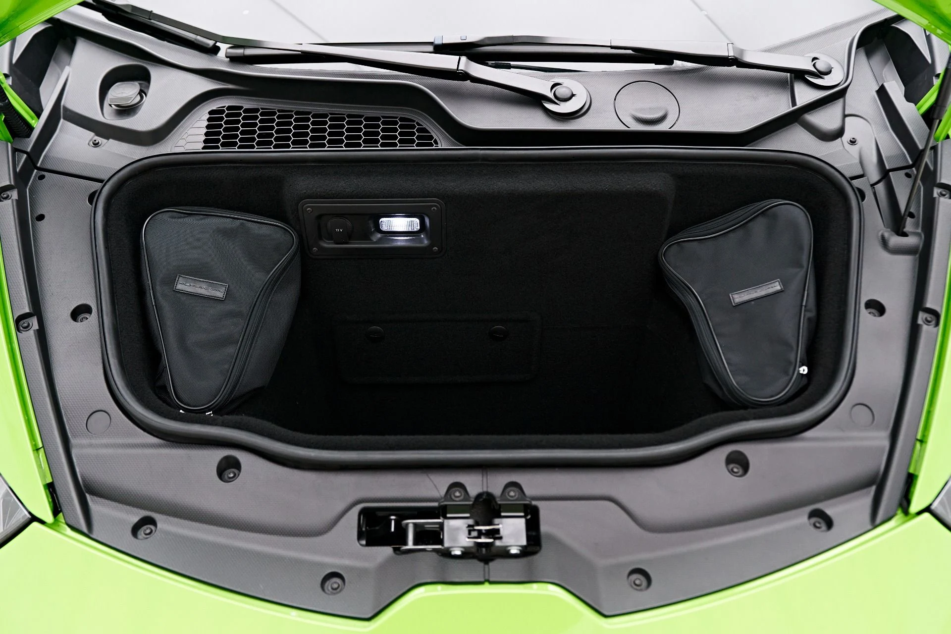mph013_2400469623_Used_2021_Lamborghini_Huracan_EVO_Base_1709921789_f1b2965dc6