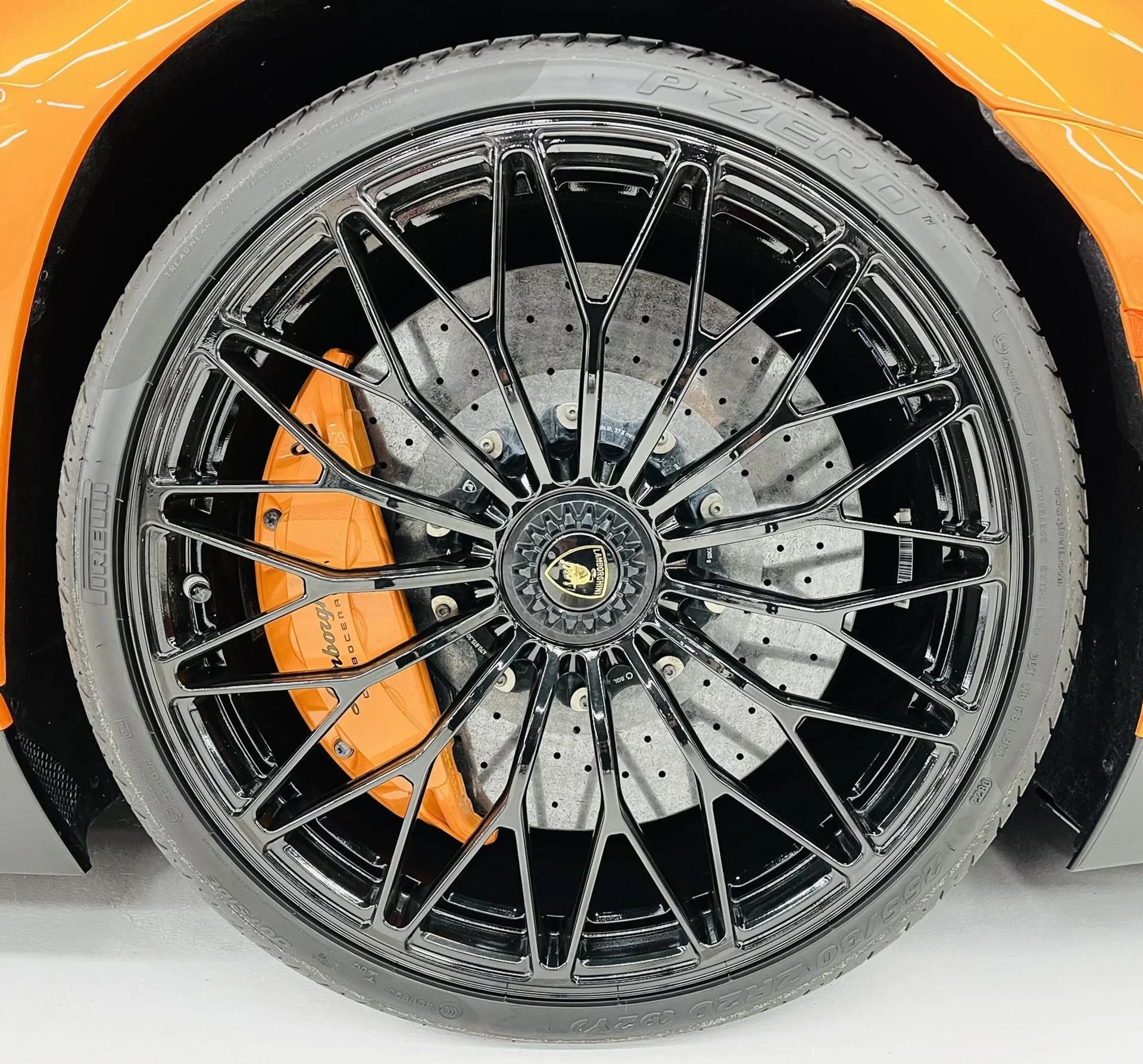 mph013_2403873614_Used_2017_Lamborghini_Aventador_LP_750_4_SV_1760729396_86580928a9